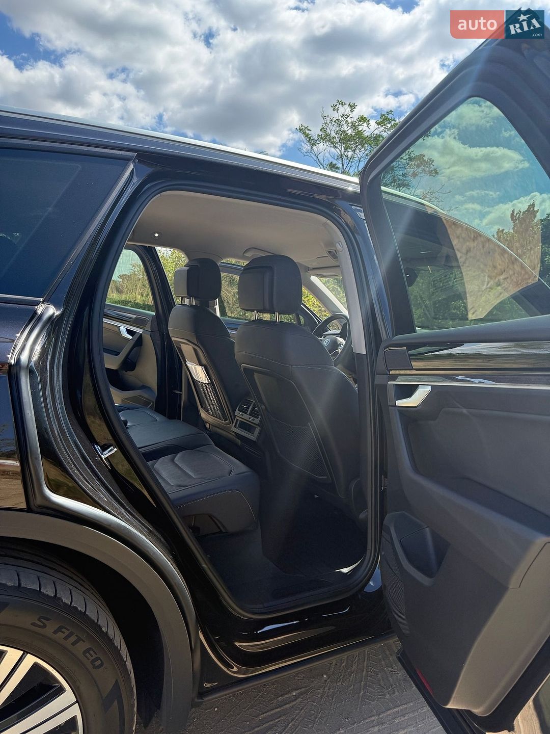 Volkswagen Touareg 2020 VIN WVGZZZCRZMD005579 фото оголошення 12 з 23