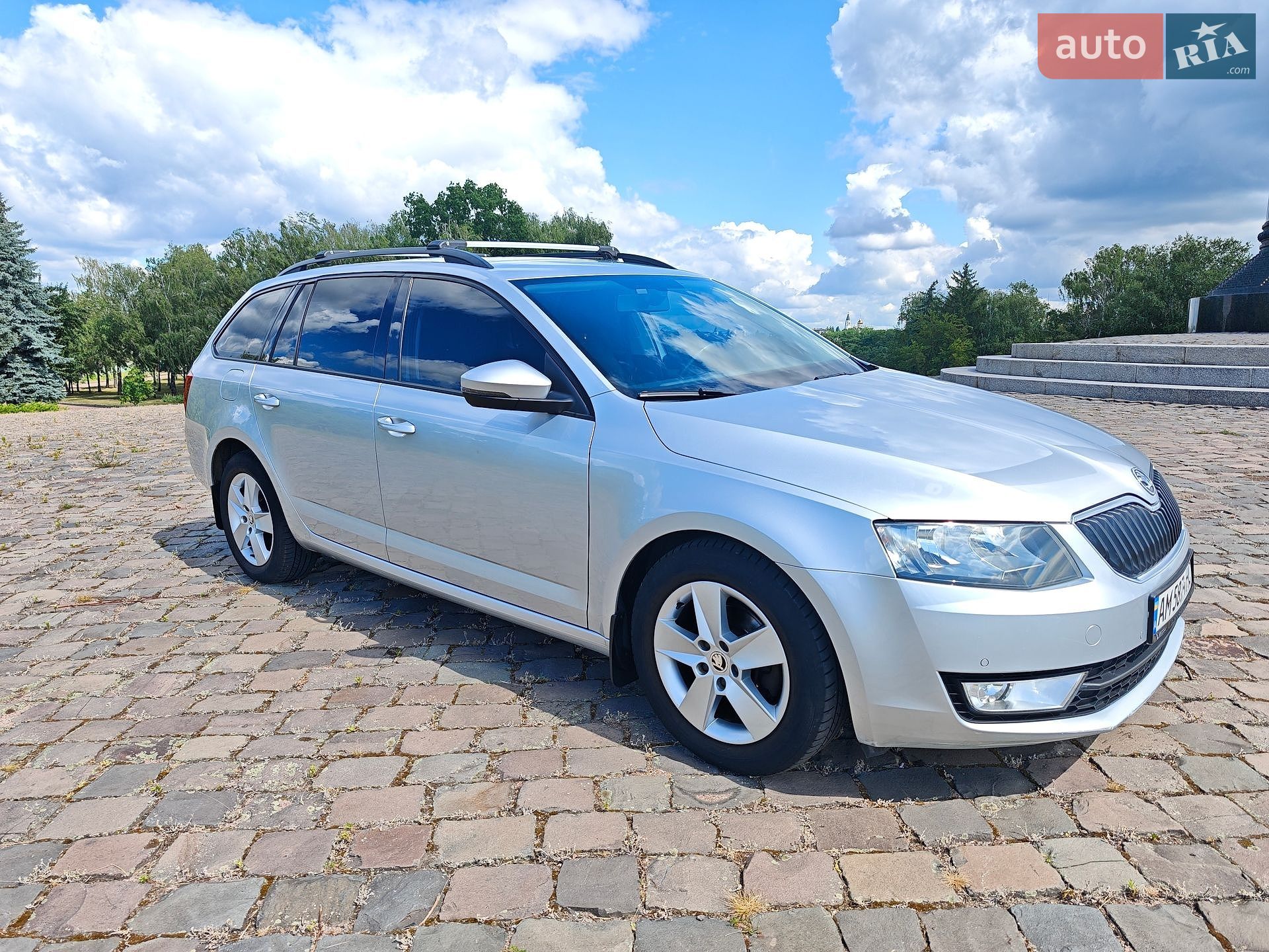 Skoda Octavia 2016 VIN TMBJJ7NE1H0092293 фото оголошення 4 з 31