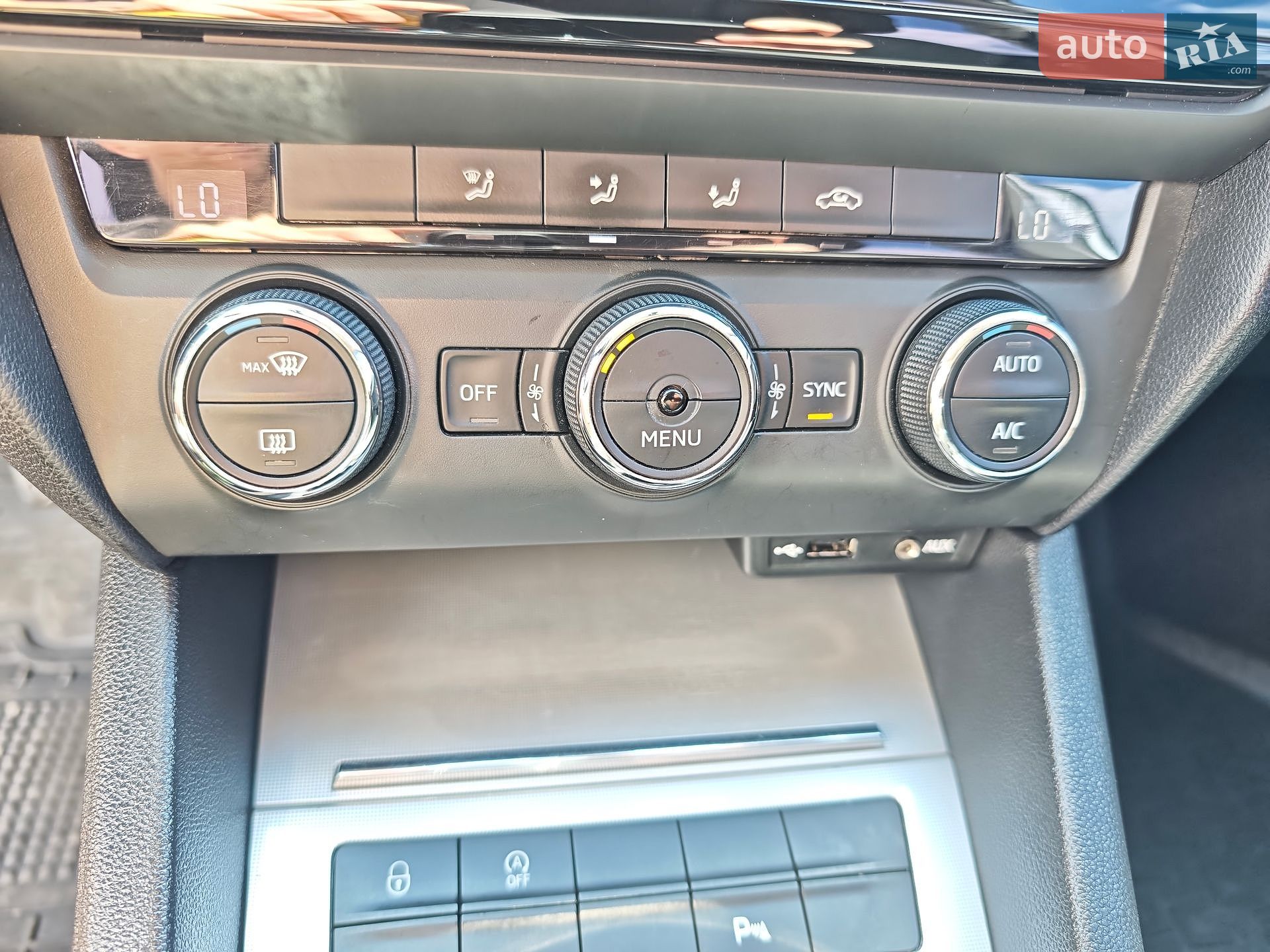 Skoda Octavia 2016 VIN TMBJJ7NE1H0092293 фото оголошення 19 з 31