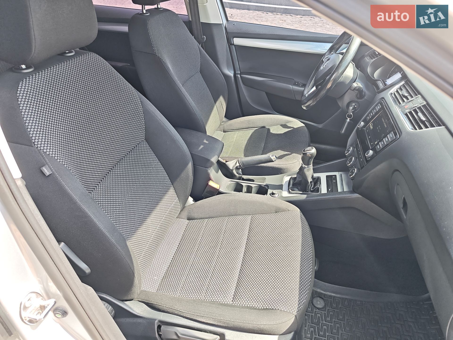 Skoda Octavia 2016 VIN TMBJJ7NE1H0092293 фото оголошення 18 з 31