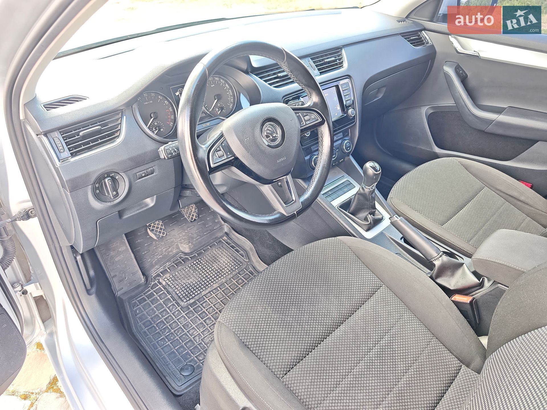 Skoda Octavia 2016 VIN TMBJJ7NE1H0092293 фото оголошення 15 з 31