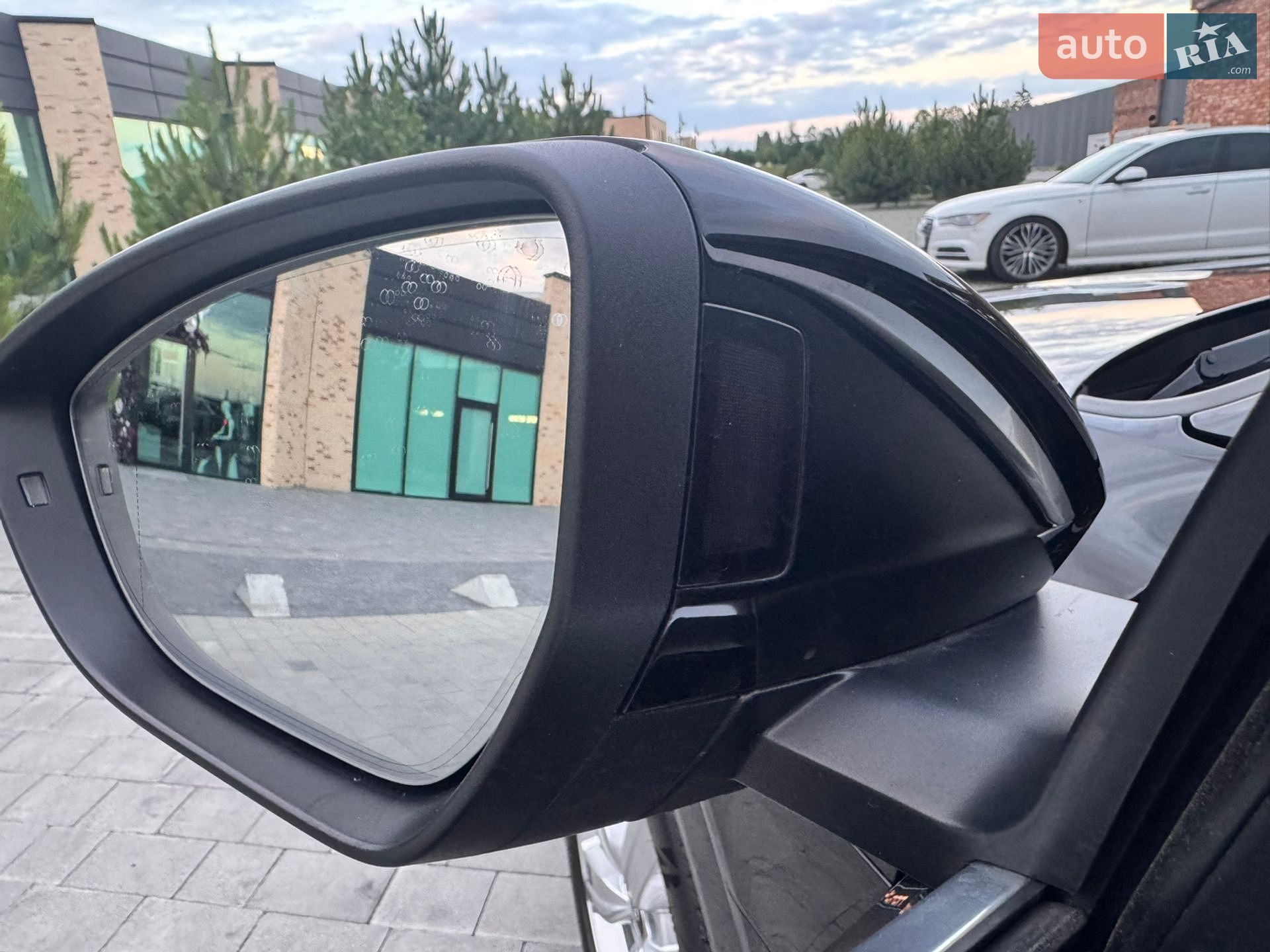 Audi e-tron 2022 VIN WAUZZZGE6NB036786 фото оголошення 32 з 53