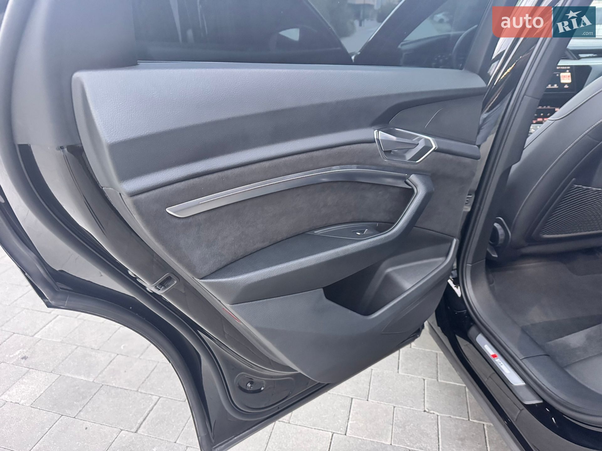 Audi e-tron 2022 VIN WAUZZZGE6NB036786 фото оголошення 34 з 53
