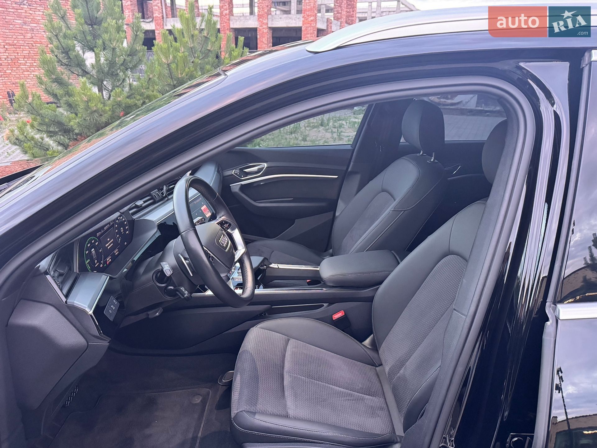 Audi e-tron 2022 VIN WAUZZZGE6NB036786 фото оголошення 29 з 53