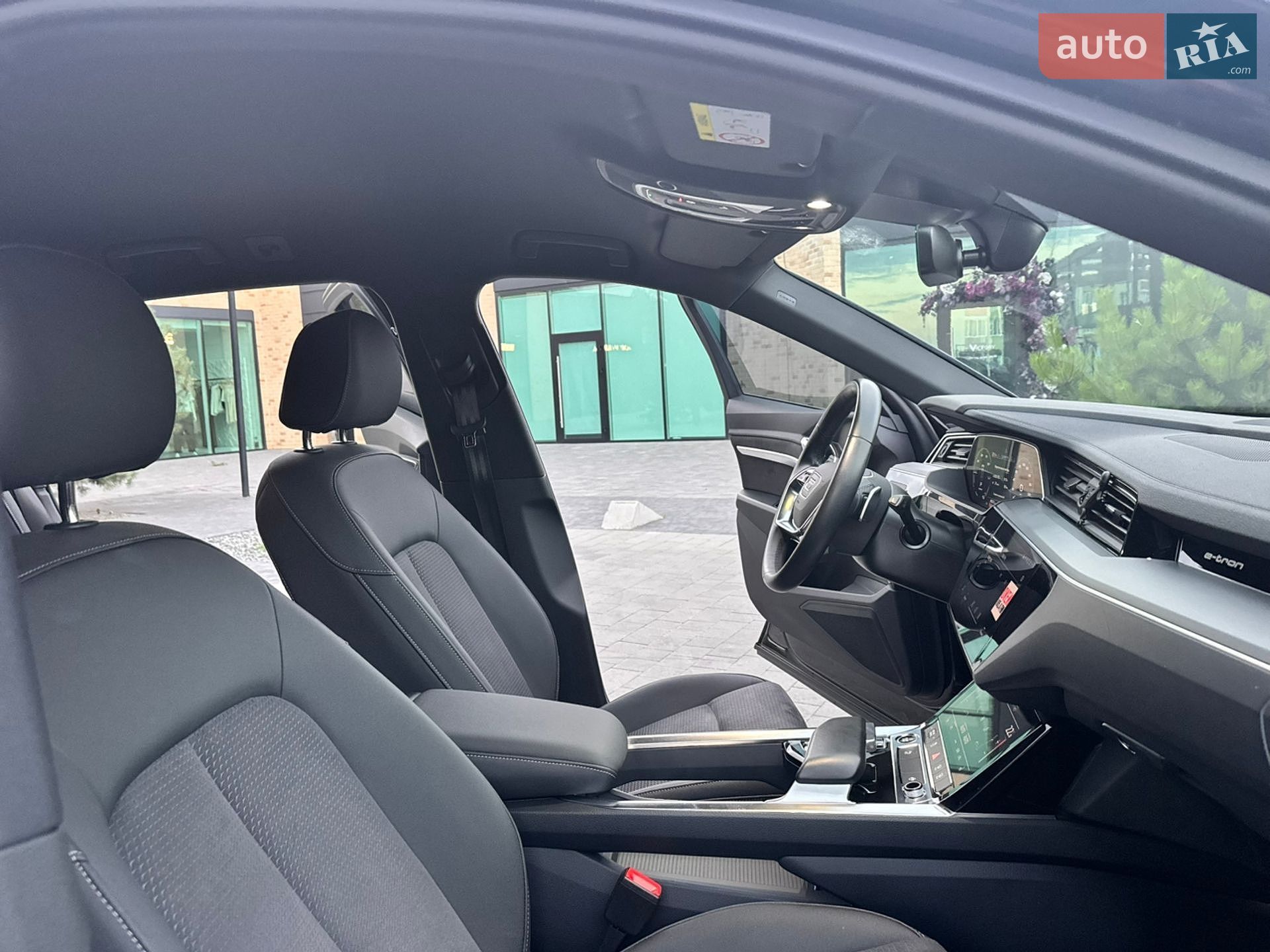 Audi e-tron 2022 VIN WAUZZZGE6NB036786 фото оголошення 40 з 53