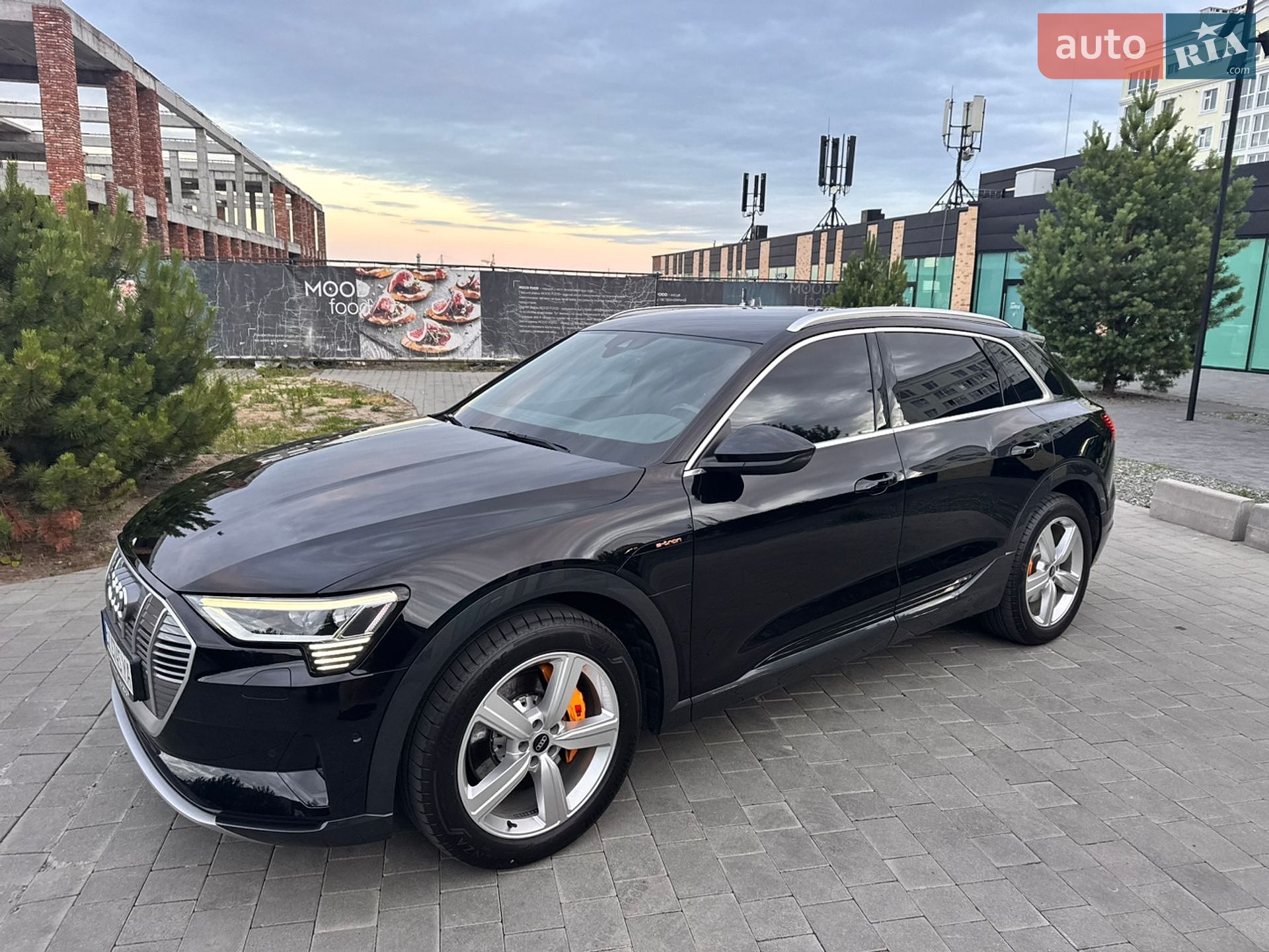 Audi e-tron 2022 VIN WAUZZZGE6NB036786 фото оголошення 12 з 53