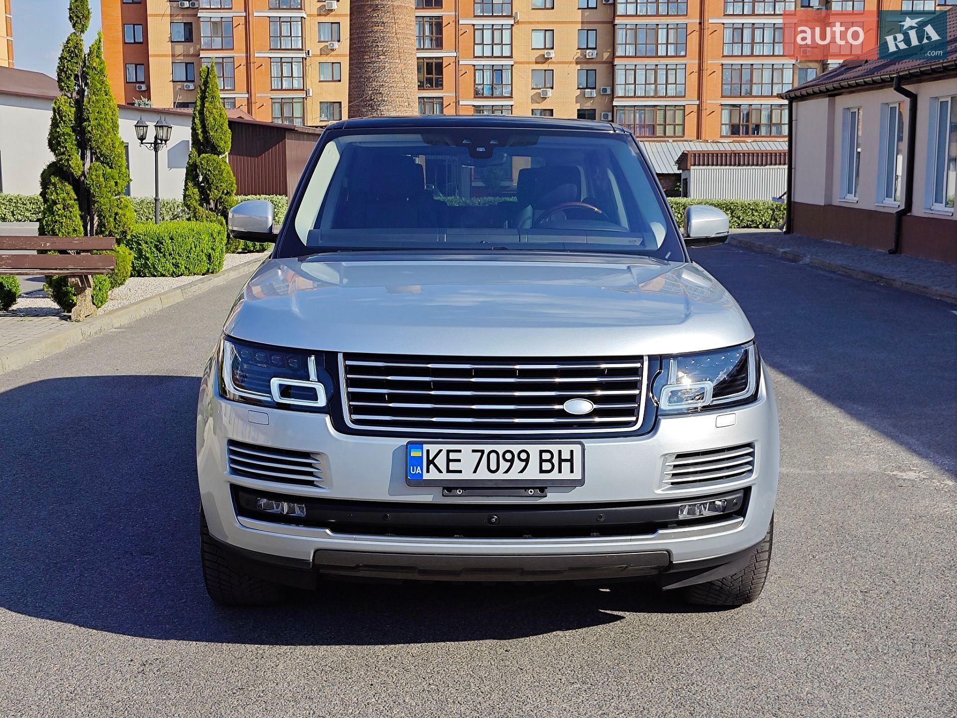 Land Rover Range Rover 2017 VIN SALGS2FEXHA348622 фото оголошення 2 з 29
