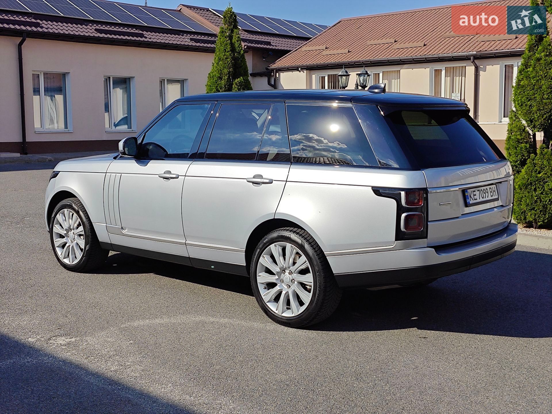 Land Rover Range Rover 2017 VIN SALGS2FEXHA348622 фото оголошення 3 з 29