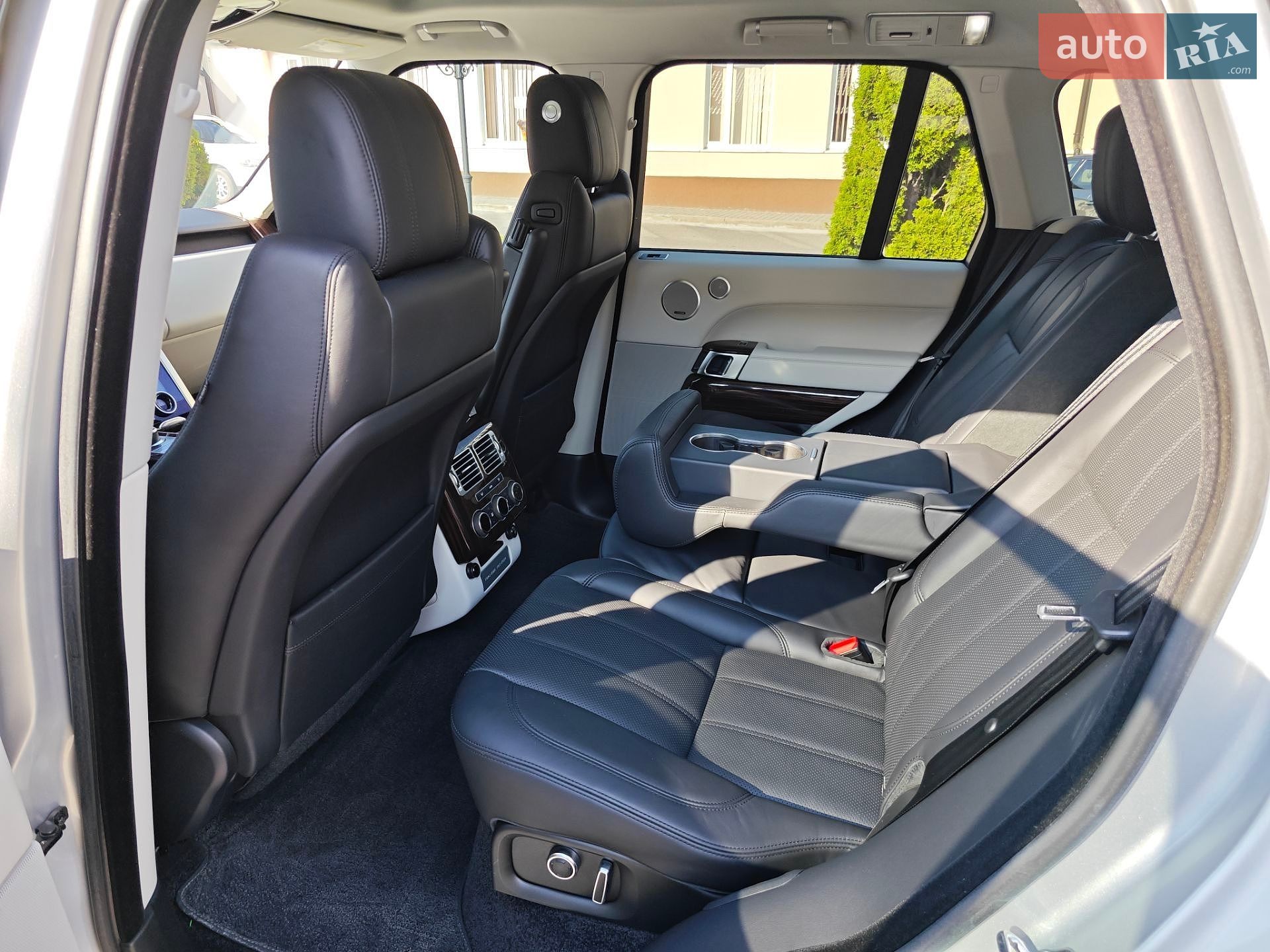 Land Rover Range Rover 2017 VIN SALGS2FEXHA348622 фото оголошення 12 з 29