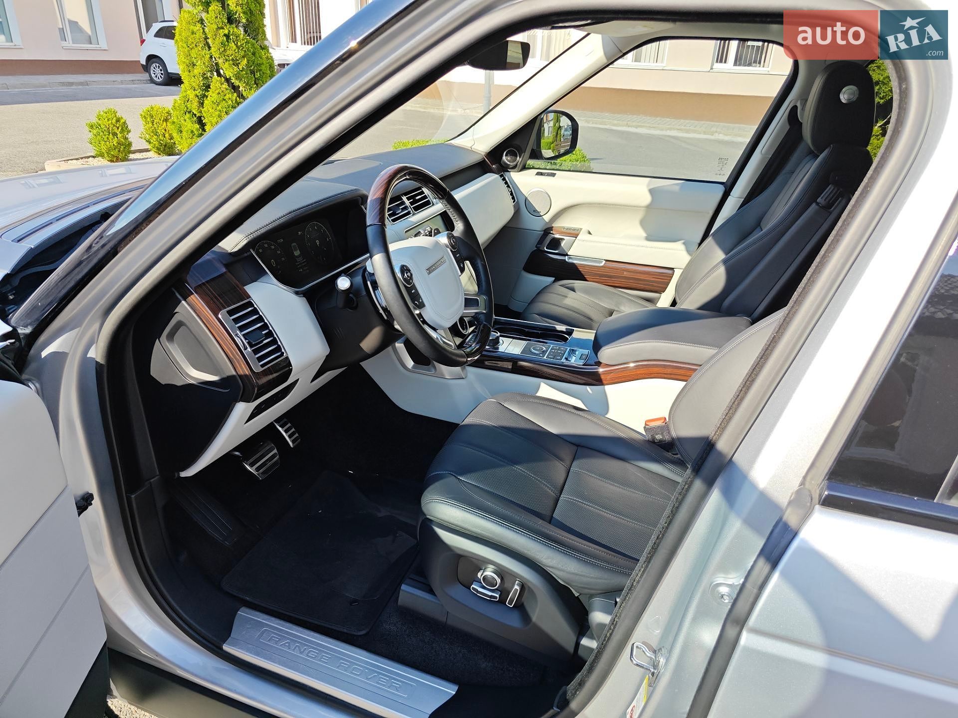 Land Rover Range Rover 2017 VIN SALGS2FEXHA348622 фото оголошення 15 з 29