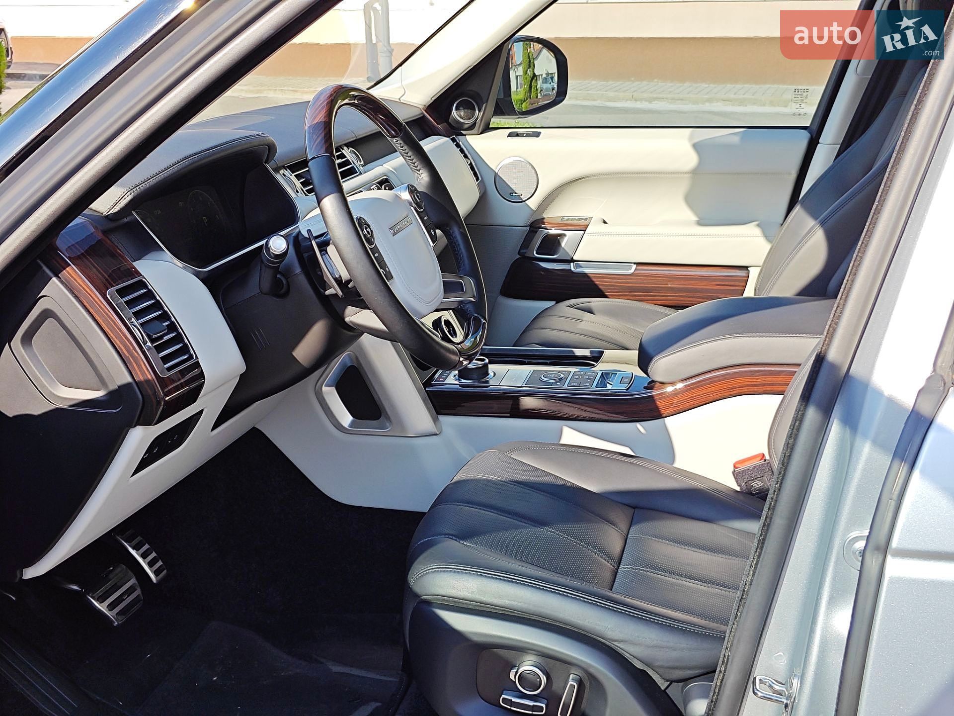 Land Rover Range Rover 2017 VIN SALGS2FEXHA348622 фото оголошення 16 з 29