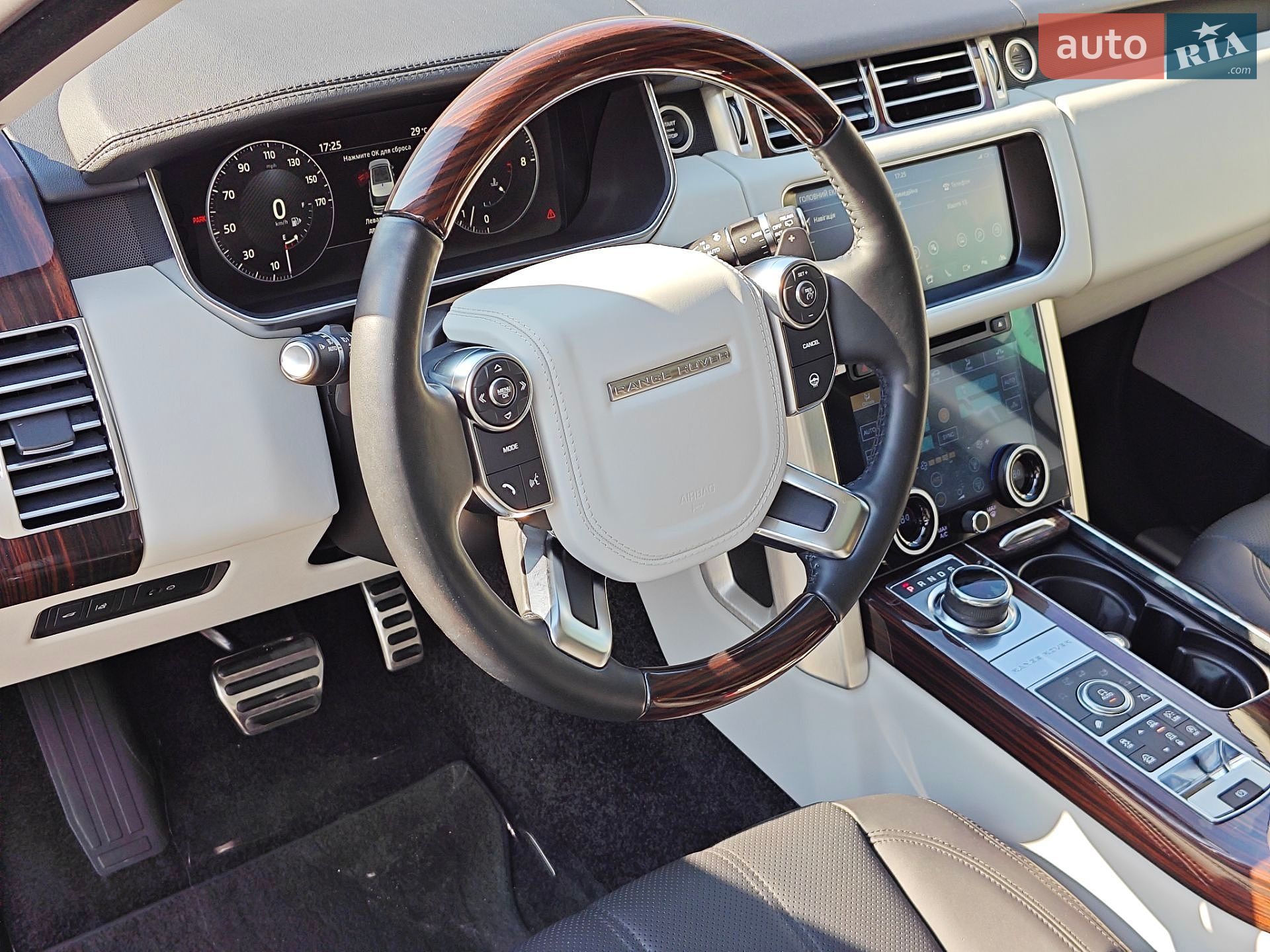 Land Rover Range Rover 2017 VIN SALGS2FEXHA348622 фото оголошення 17 з 29