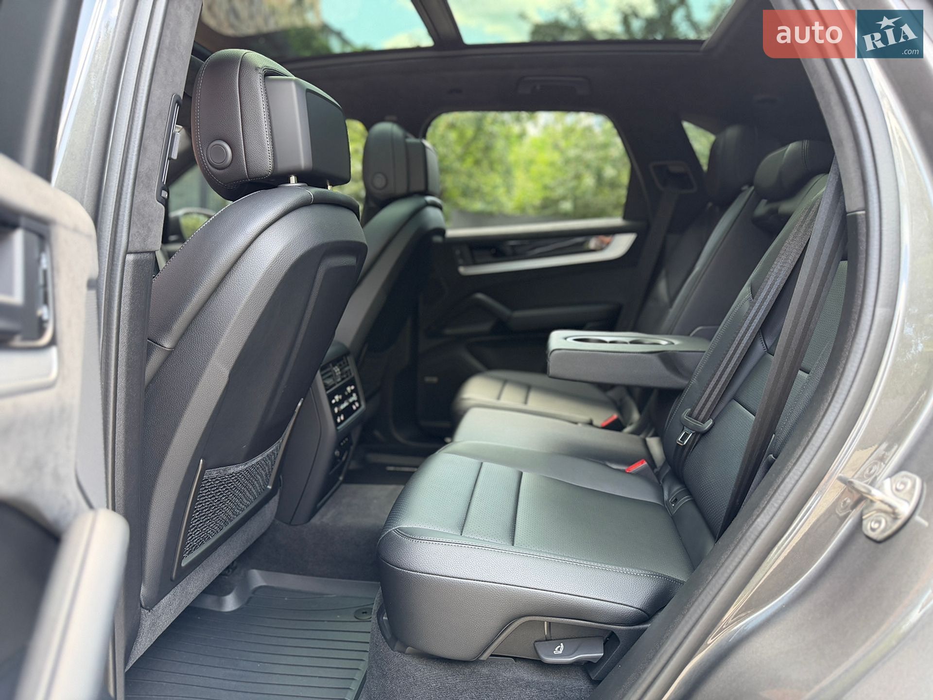 Porsche Cayenne 2023 VIN WP1AA2AY5RDA04955 фото оголошення 18 з 32