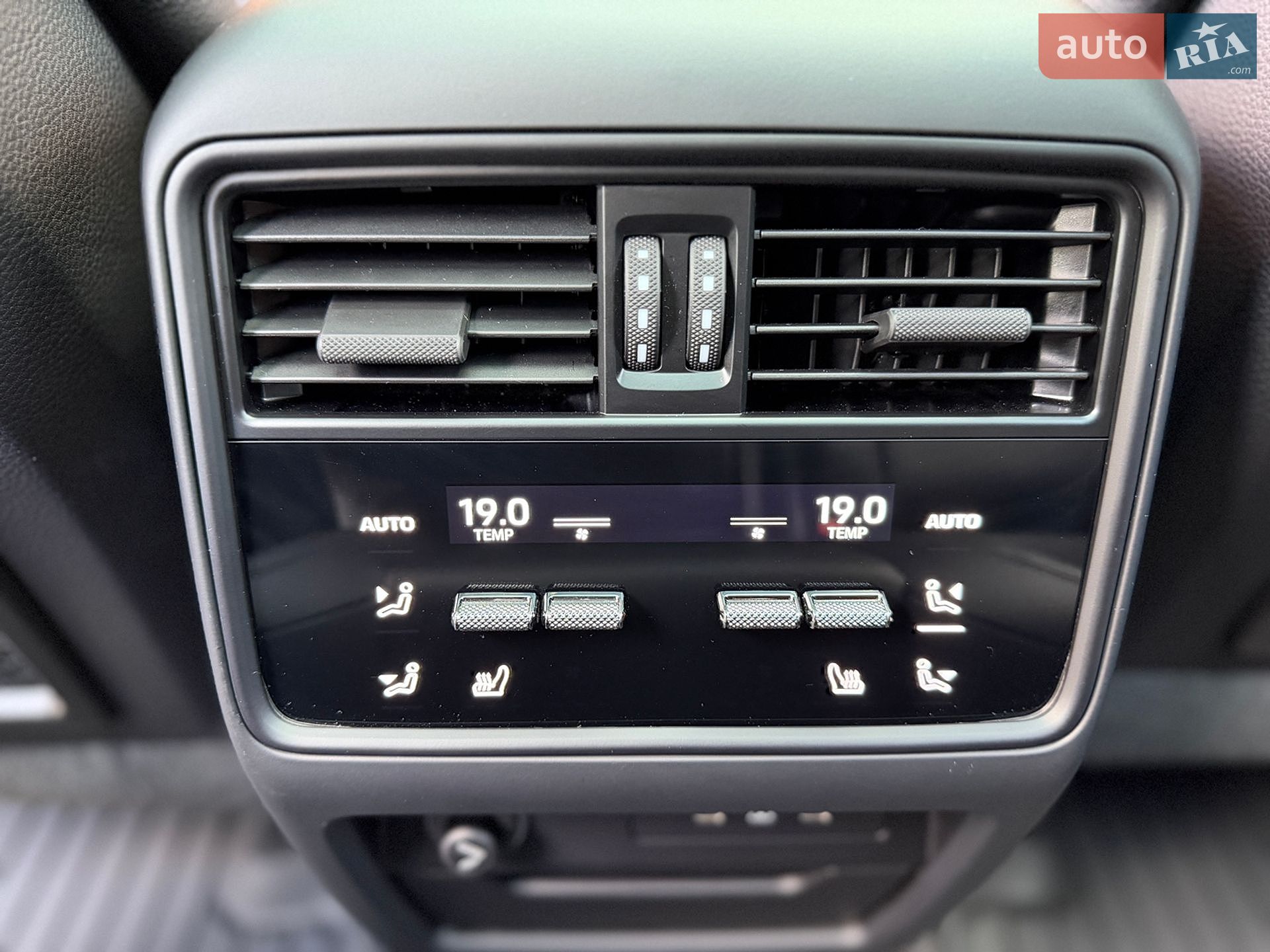Porsche Cayenne 2023 VIN WP1AA2AY5RDA04955 фото оголошення 23 з 32