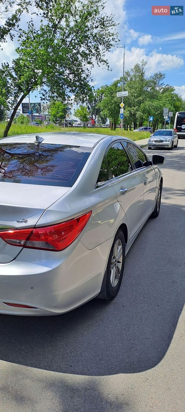Hyundai Sonata 2012 VIN KMHEC41LBDA508764 фото оголошення 12 з 61