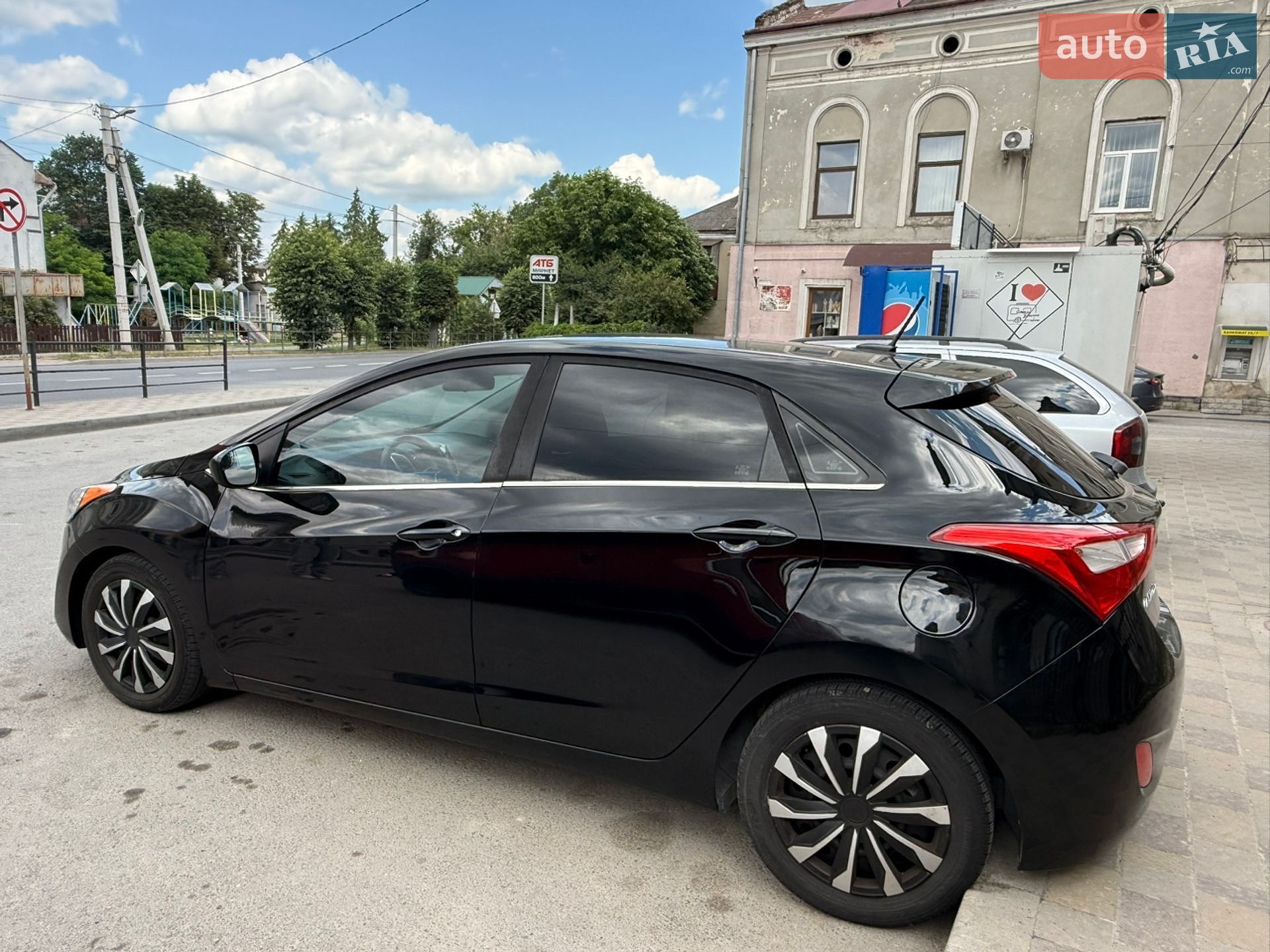 Hyundai Elantra 2016 VIN KMHD35LH7HU348210 фото оголошення 10 з 34