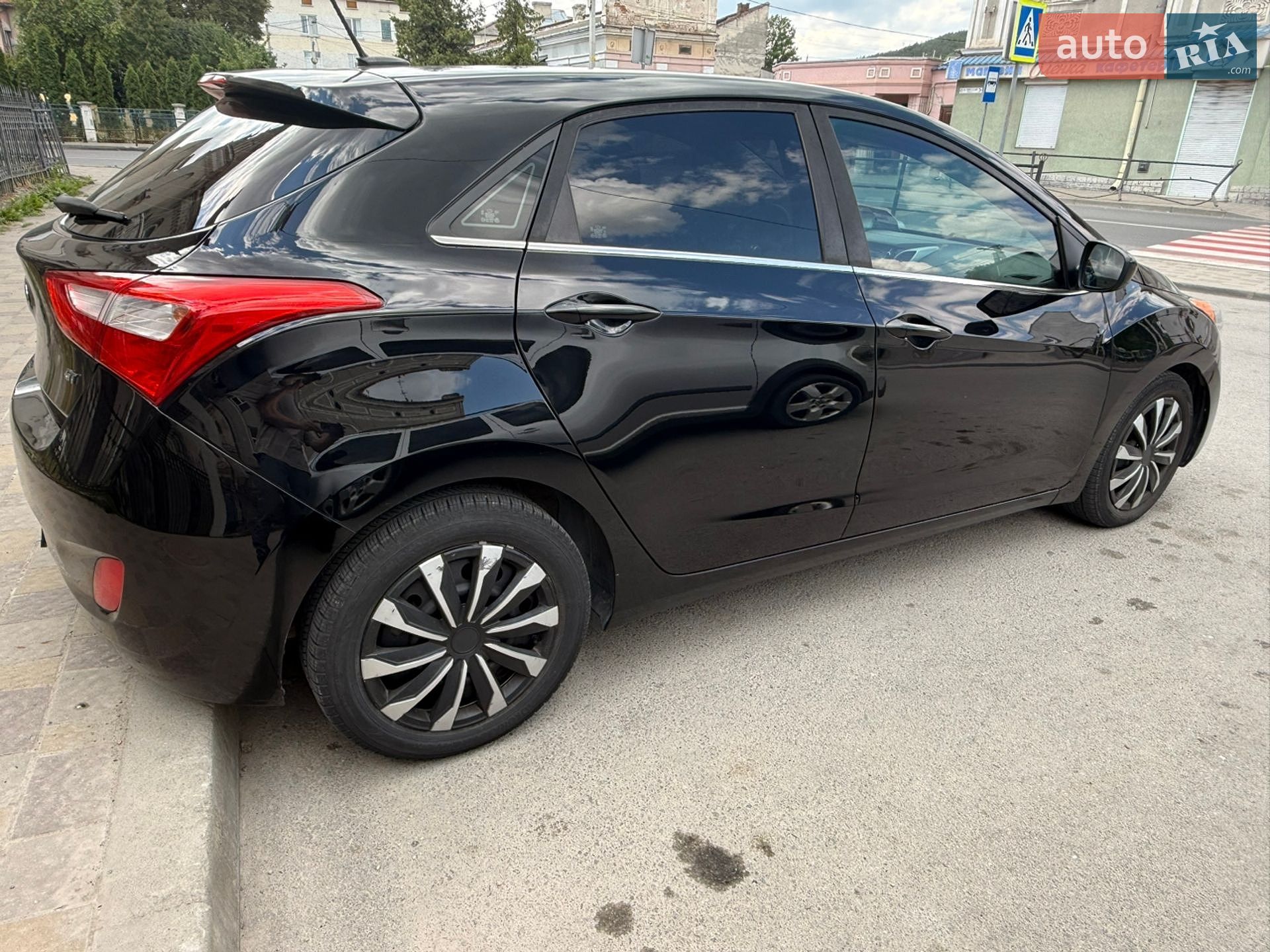 Hyundai Elantra 2016 VIN KMHD35LH7HU348210 фото оголошення 11 з 34