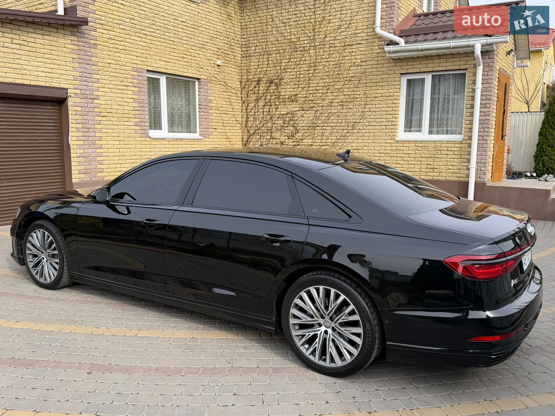 Audi A8 2021 VIN WAUZZZF86MN024288 фото оголошення 2 з 22