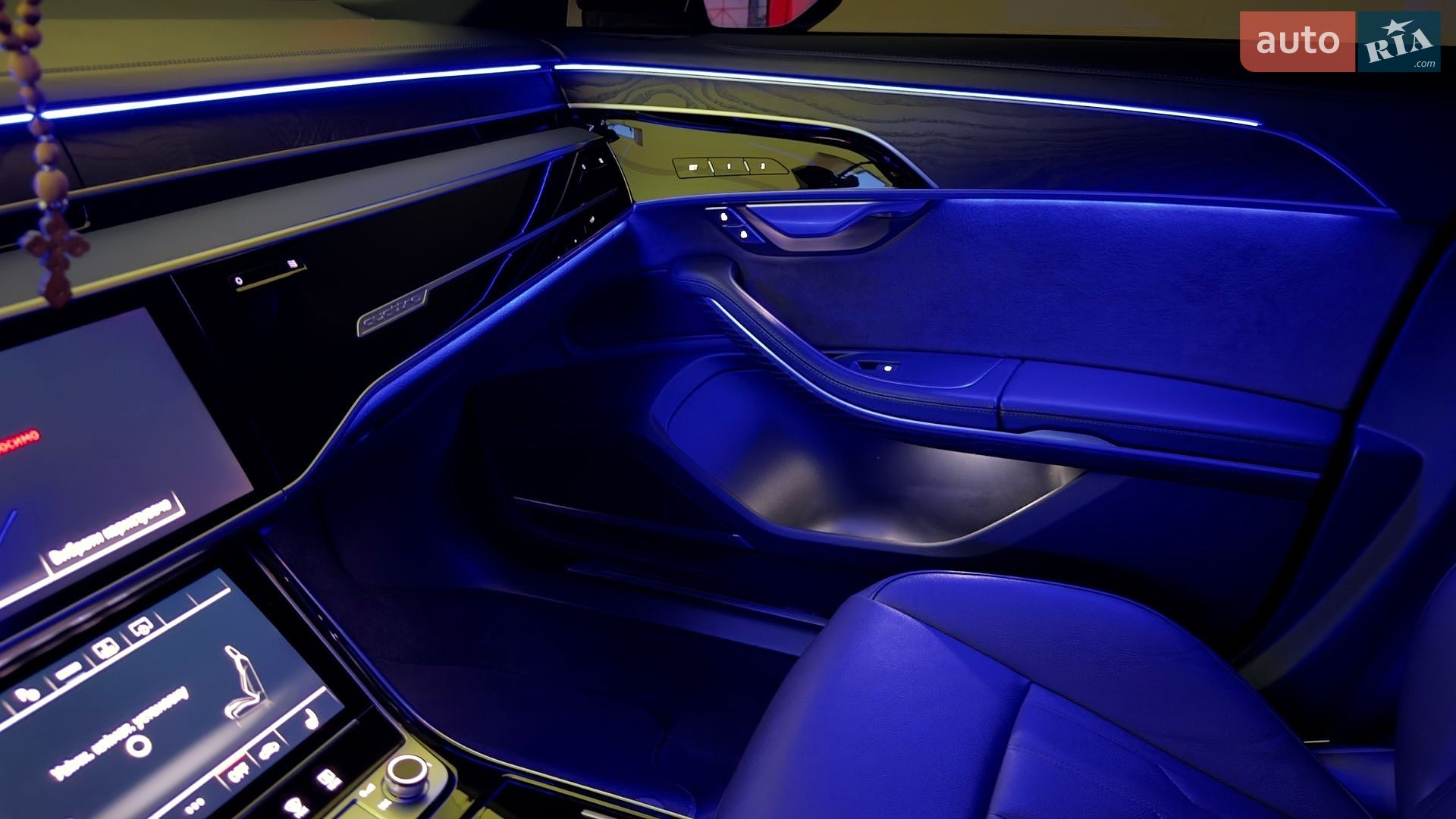 Audi A8 2021 VIN WAUZZZF86MN024288 фото оголошення 10 з 22