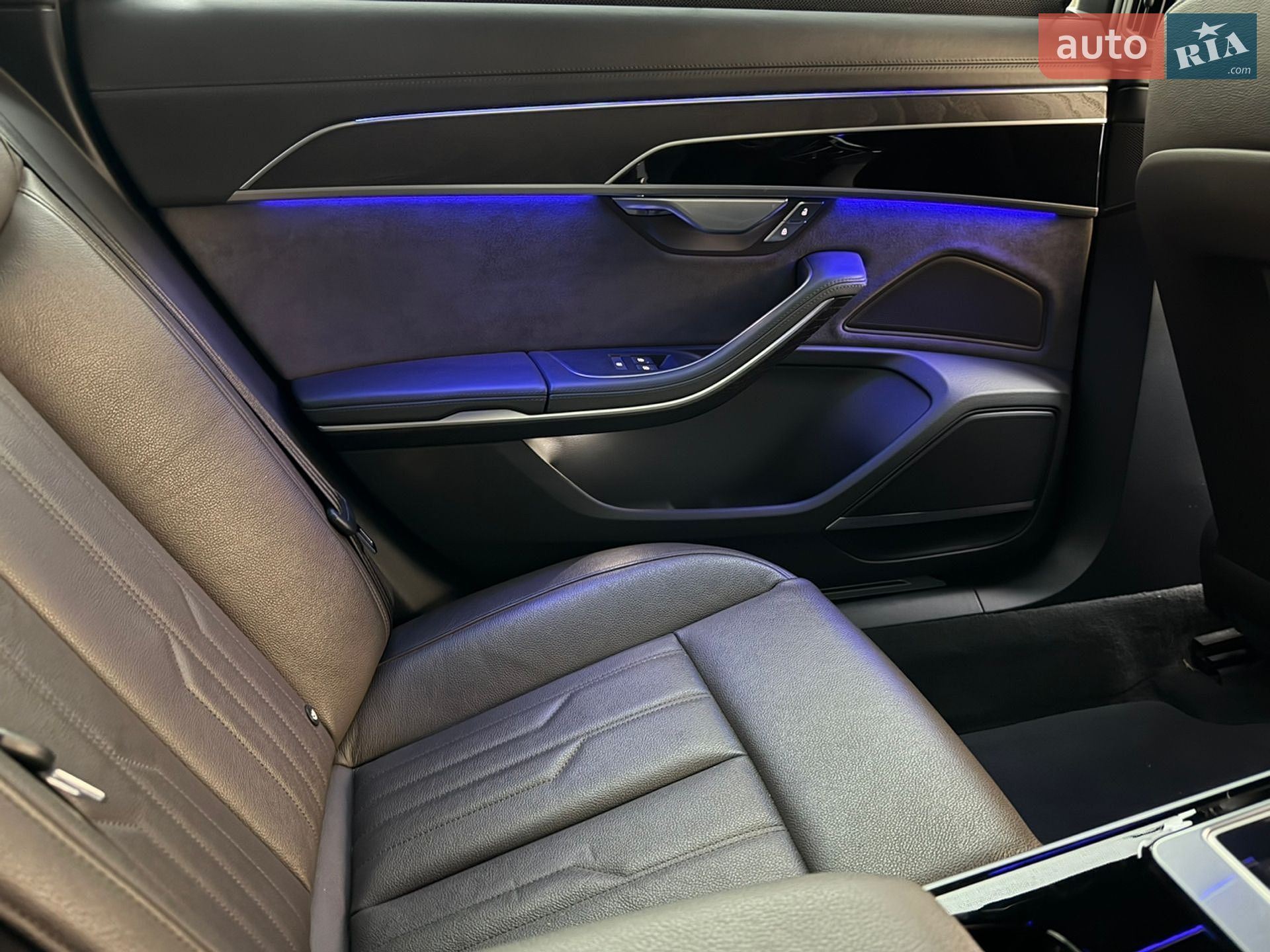 Audi A8 2021 VIN WAUZZZF86MN024288 фото оголошення 14 з 22
