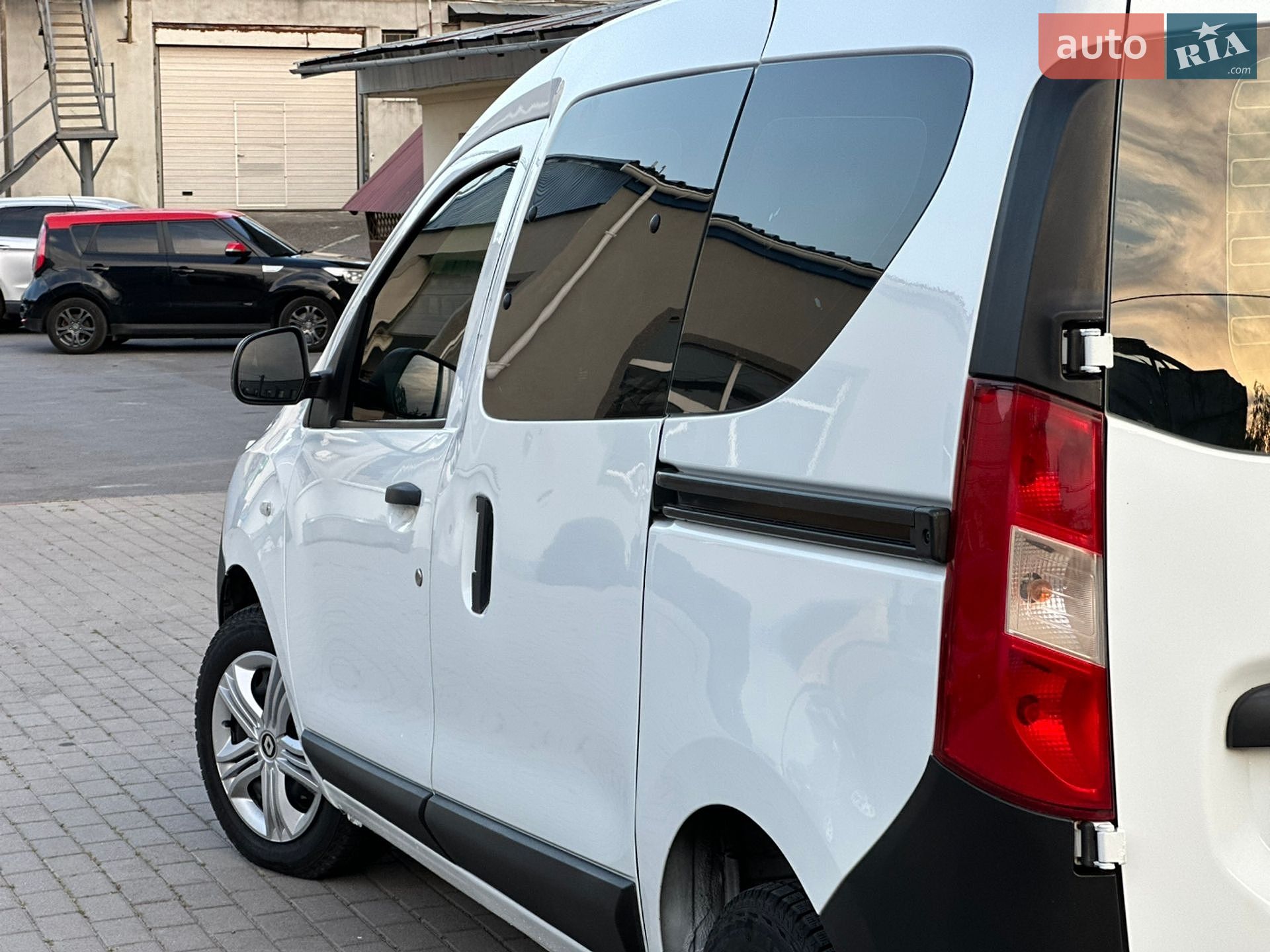 Renault Dokker 2017 VIN VF10SRCL457626646 фото оголошення 7 з 31