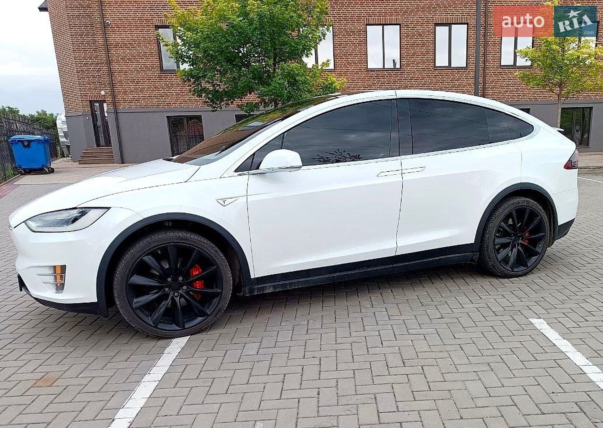 Tesla Model X 2016 VIN 5YJXCAE47GF003075 фото оголошення 10 з 27