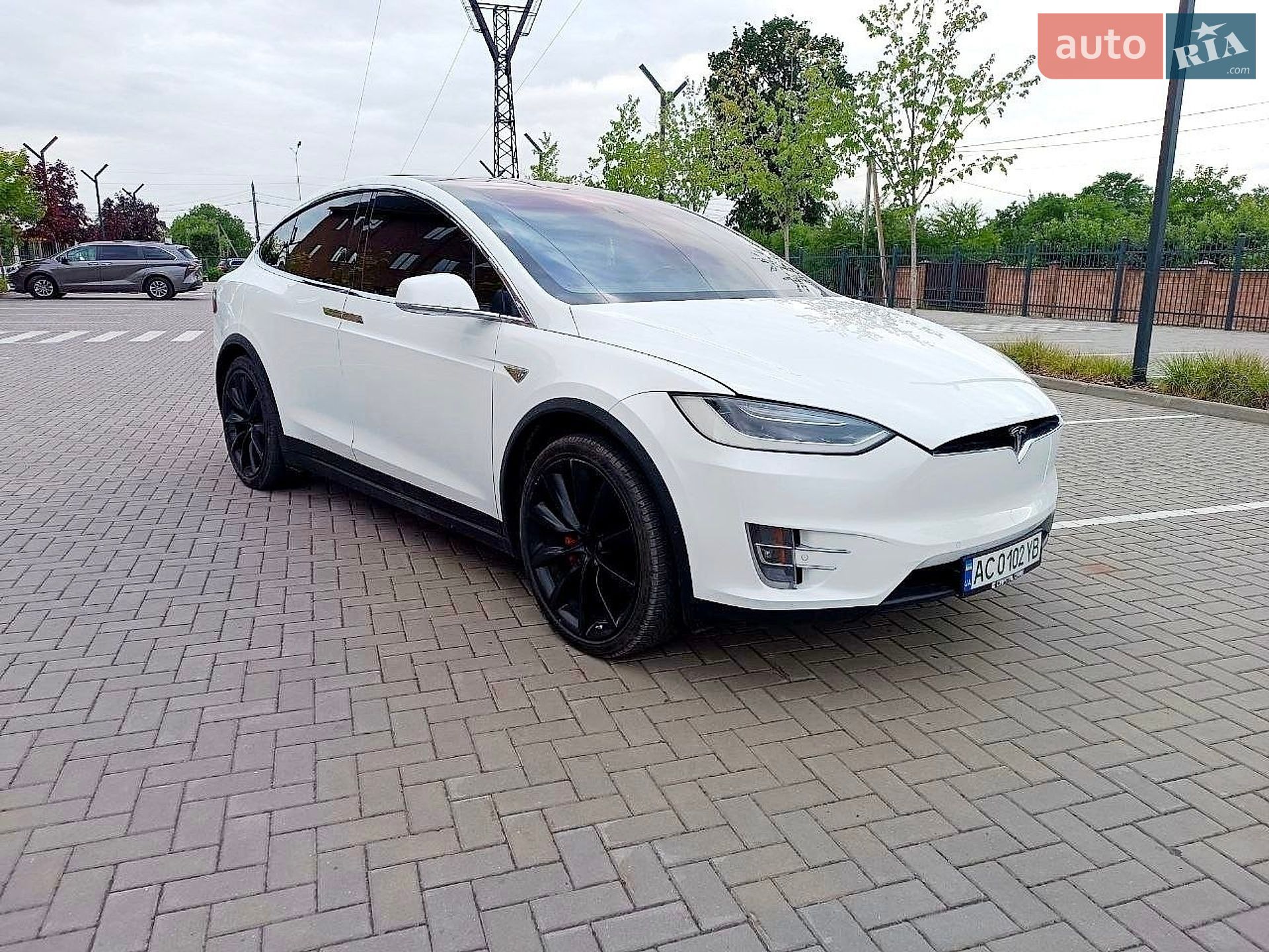 Tesla Model X 2016 VIN 5YJXCAE47GF003075 фото оголошення 4 з 27