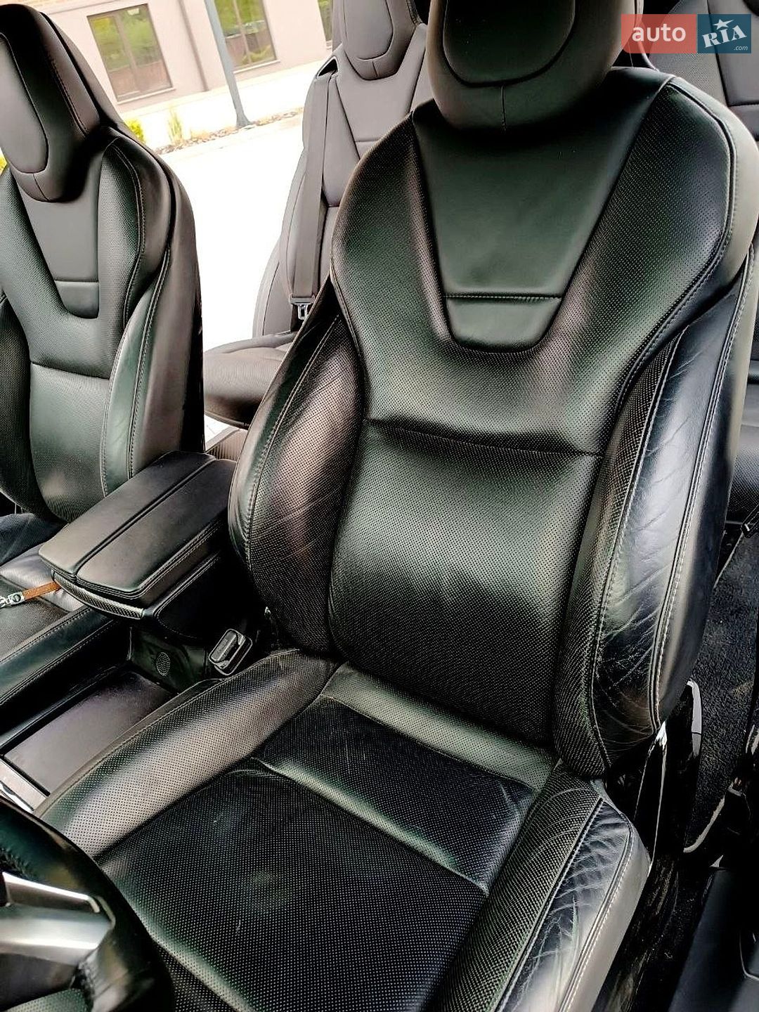 Tesla Model X 2016 VIN 5YJXCAE47GF003075 фото оголошення 14 з 27