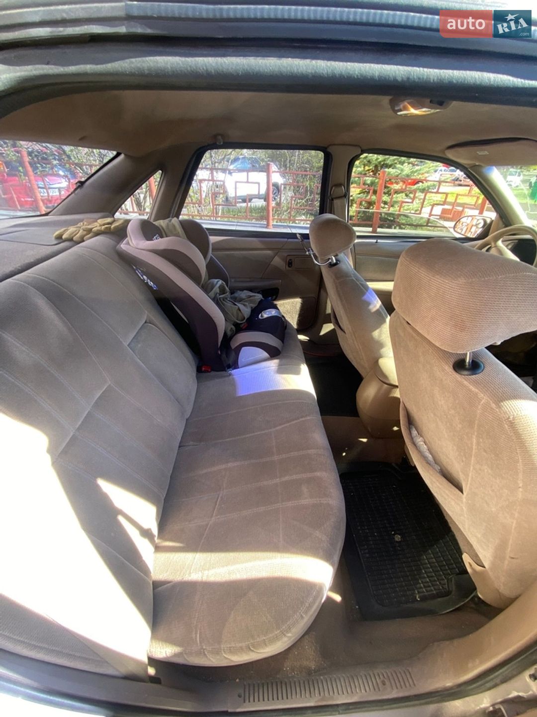 Ford Taurus 1995 VIN 1FALP52U7SG272616 фото оголошення 8 з 10