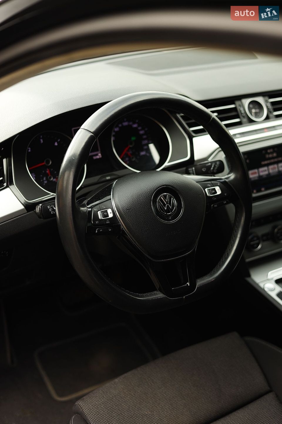 Volkswagen Passat 2016 VIN WVWZZZ3CZHP004209 фото оголошення 26 з 29