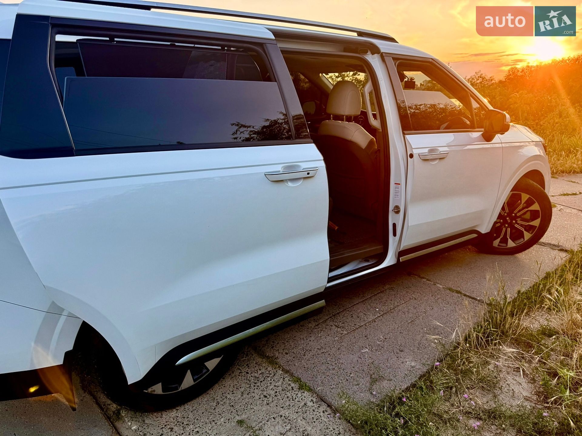 Kia Carnival 2021 VIN KNANE81BBMS012631 фото оголошення 7 з 48