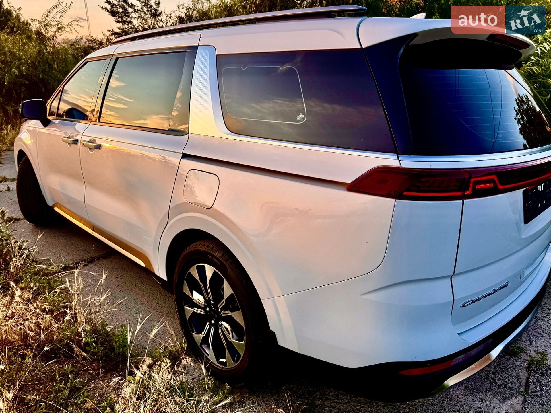 Kia Carnival 2021 VIN KNANE81BBMS012631 фото оголошення 8 з 48