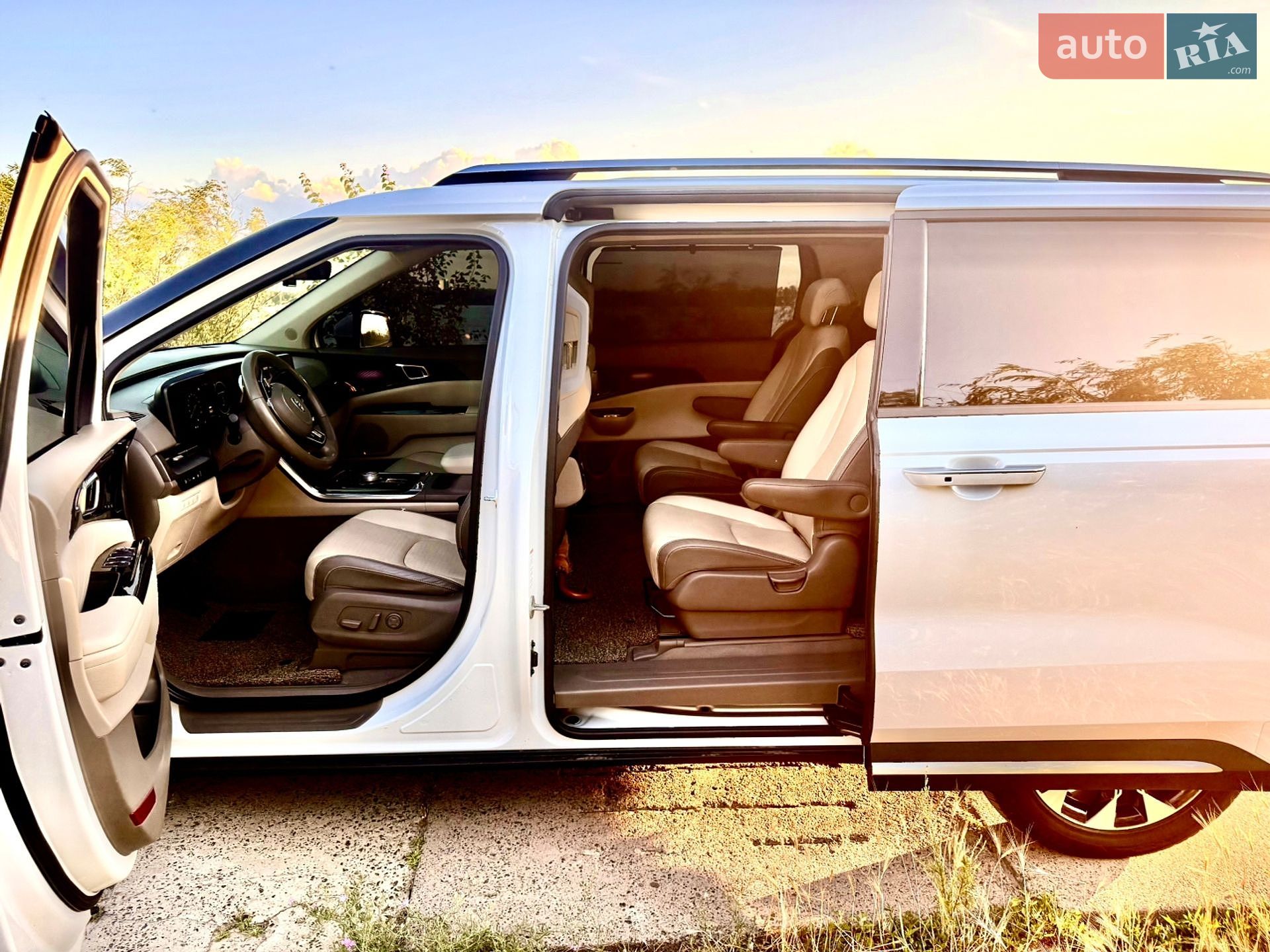 Kia Carnival 2021 VIN KNANE81BBMS012631 фото оголошення 16 з 48