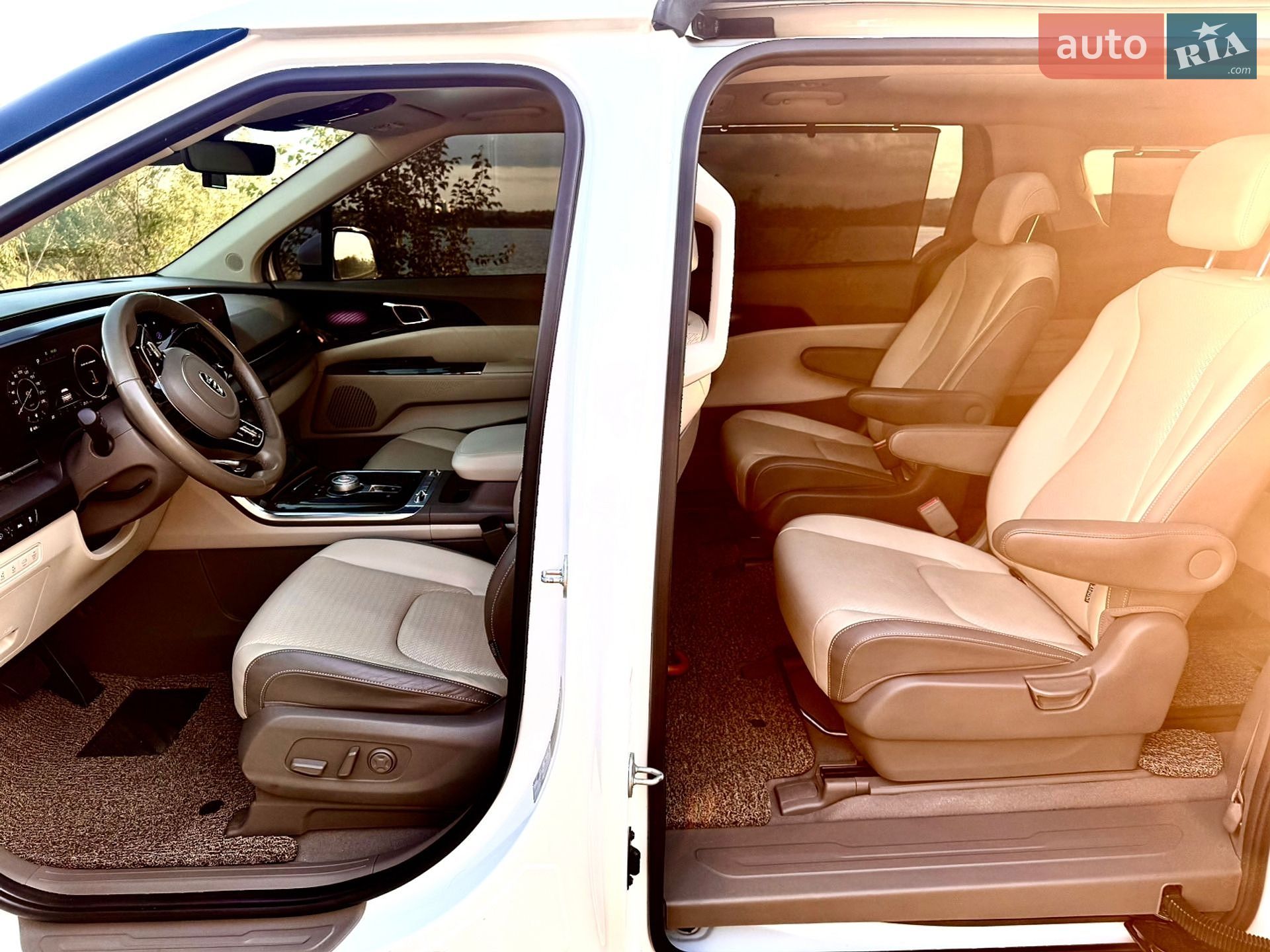 Kia Carnival 2021 VIN KNANE81BBMS012631 фото оголошення 17 з 48
