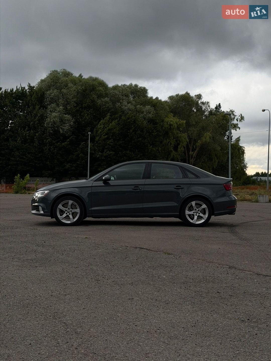 Audi A3 2019 VIN WAUBEGFF8KA082035 фото оголошення 5 з 13