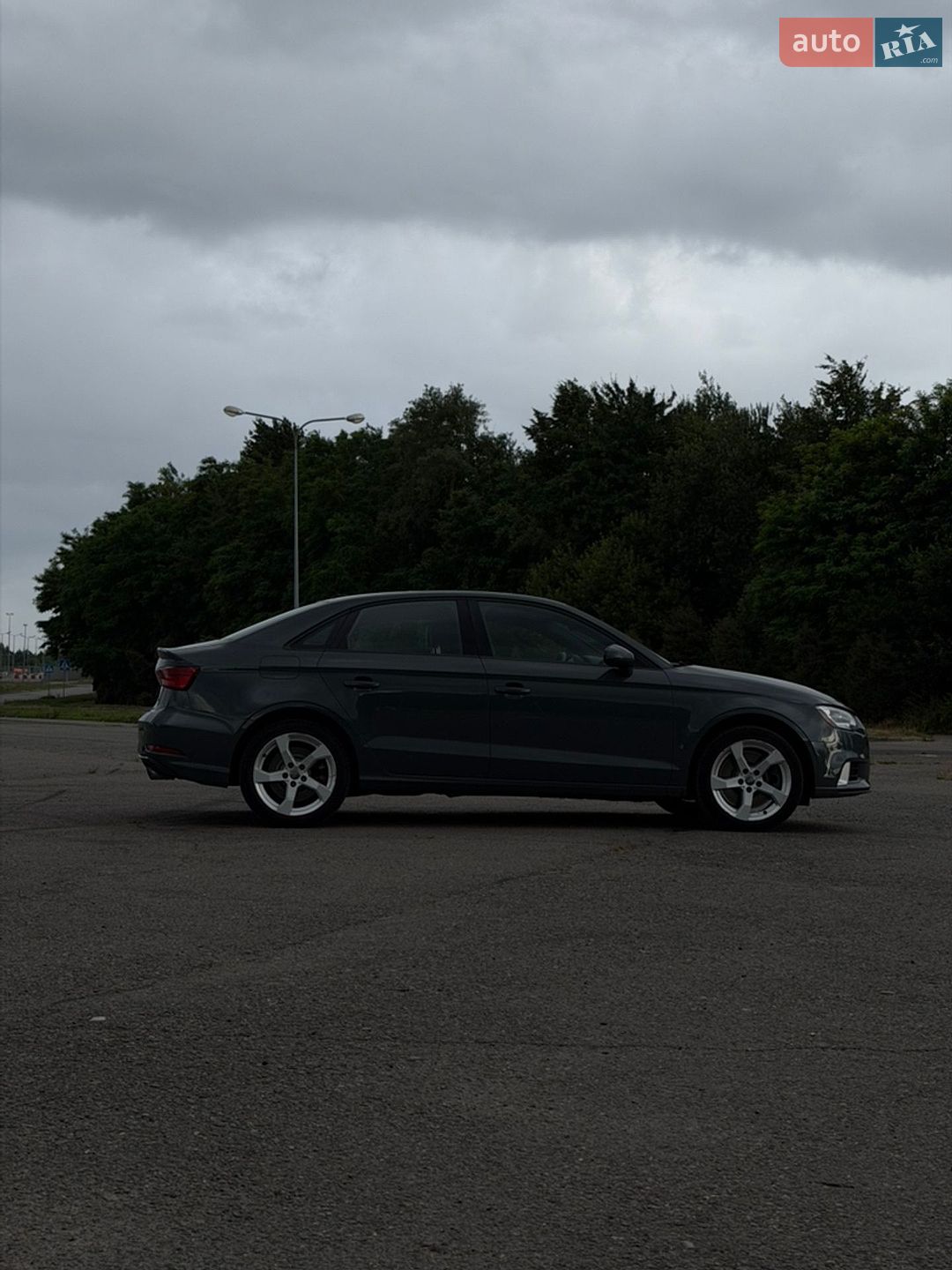 Audi A3 2019 VIN WAUBEGFF8KA082035 фото оголошення 6 з 13