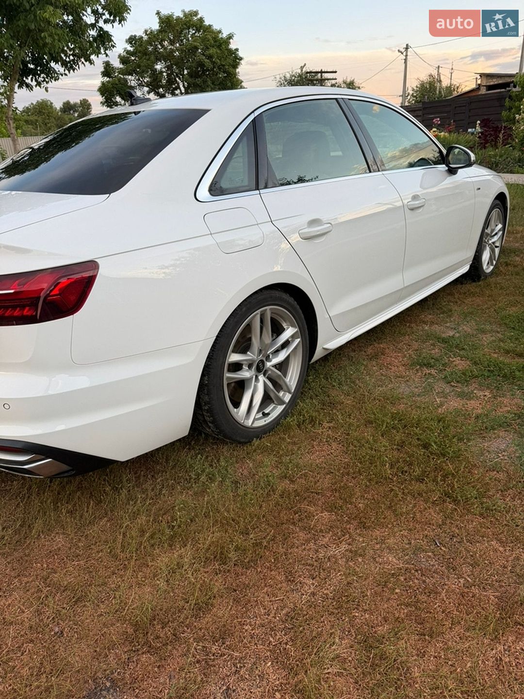 Audi A4 2022 VIN WAUEAAF44NN008645 фото оголошення 5 з 18