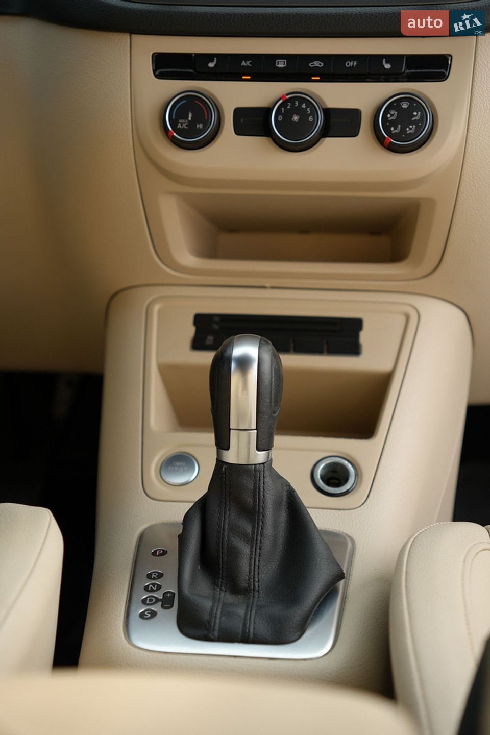 Volkswagen Tiguan 2014 VIN WVGAV7AX1FW558807 фото оголошення 16 з 20