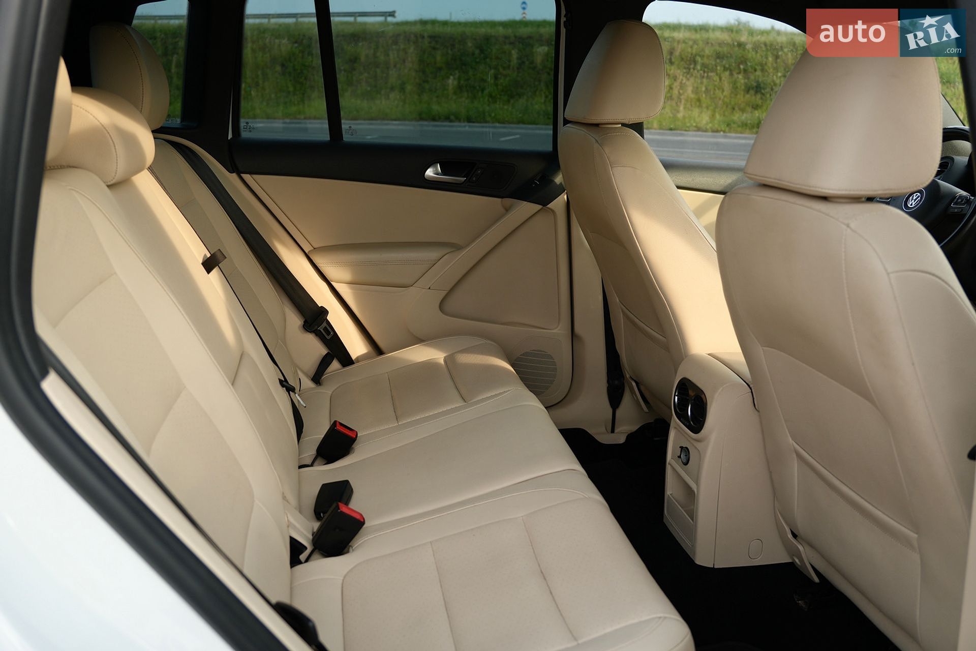 Volkswagen Tiguan 2014 VIN WVGAV7AX1FW558807 фото оголошення 18 з 20
