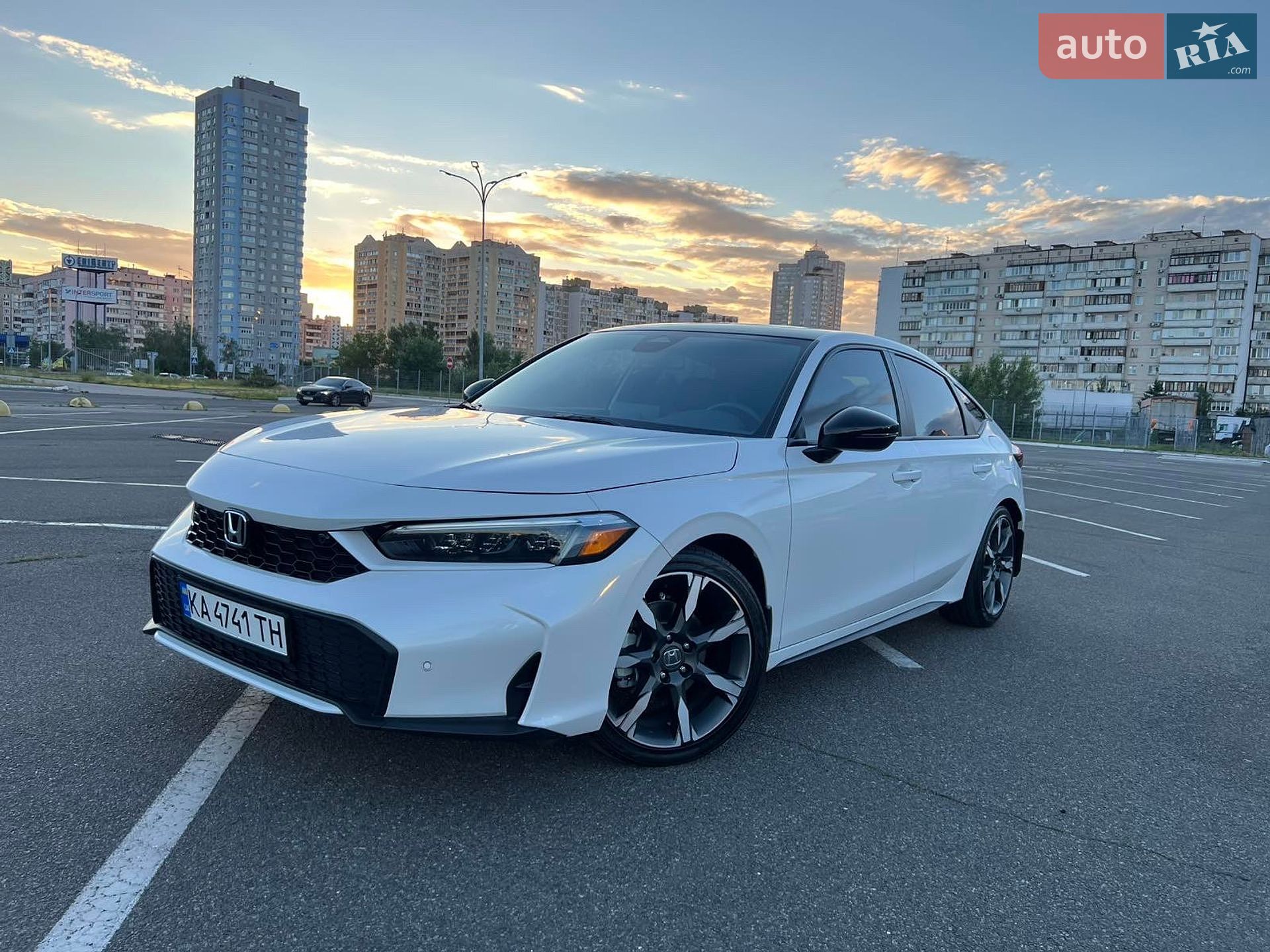 Honda Civic 2024 VIN 19XFL4H94SE002016 фото оголошення 4 з 33