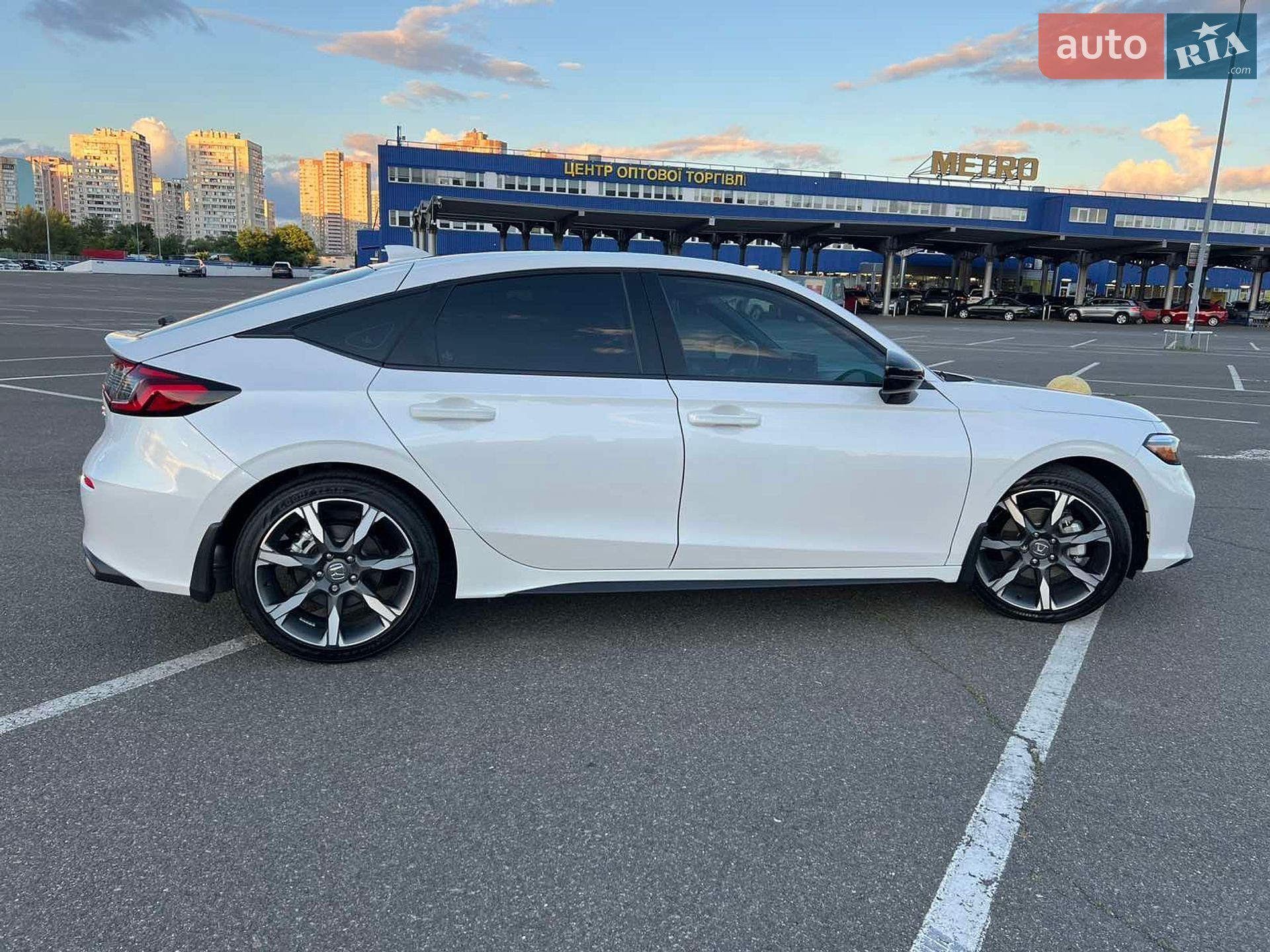 Honda Civic 2024 VIN 19XFL4H94SE002016 фото оголошення 10 з 33