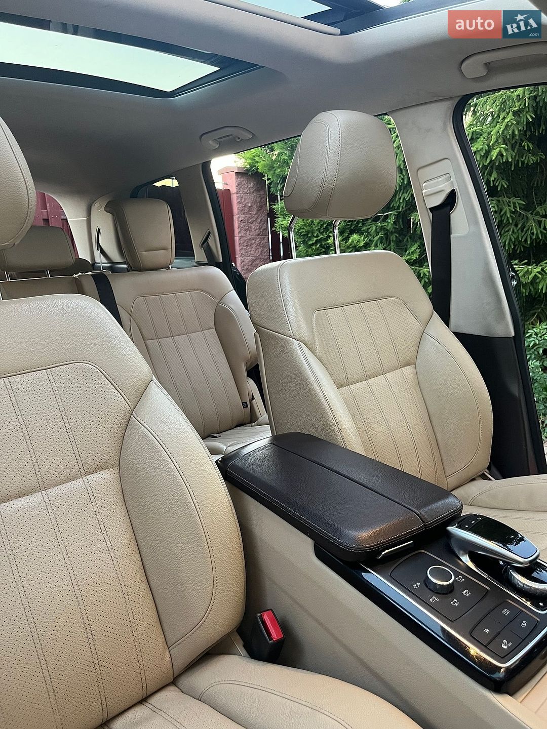 Mercedes-Benz GLS-Class 2017 VIN 4JGDF6EE7JB043405 фото оголошення 8 з 17
