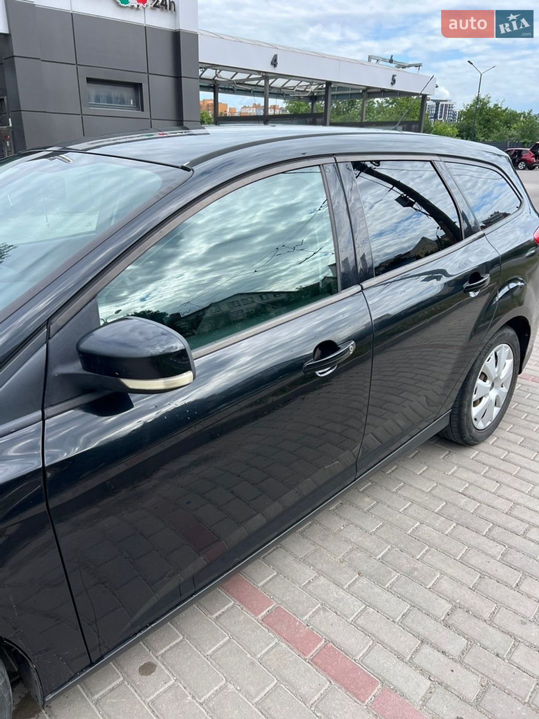 Ford Focus 2011 VIN WF0LXXGCBLBL88715 фото оголошення 5 з 34