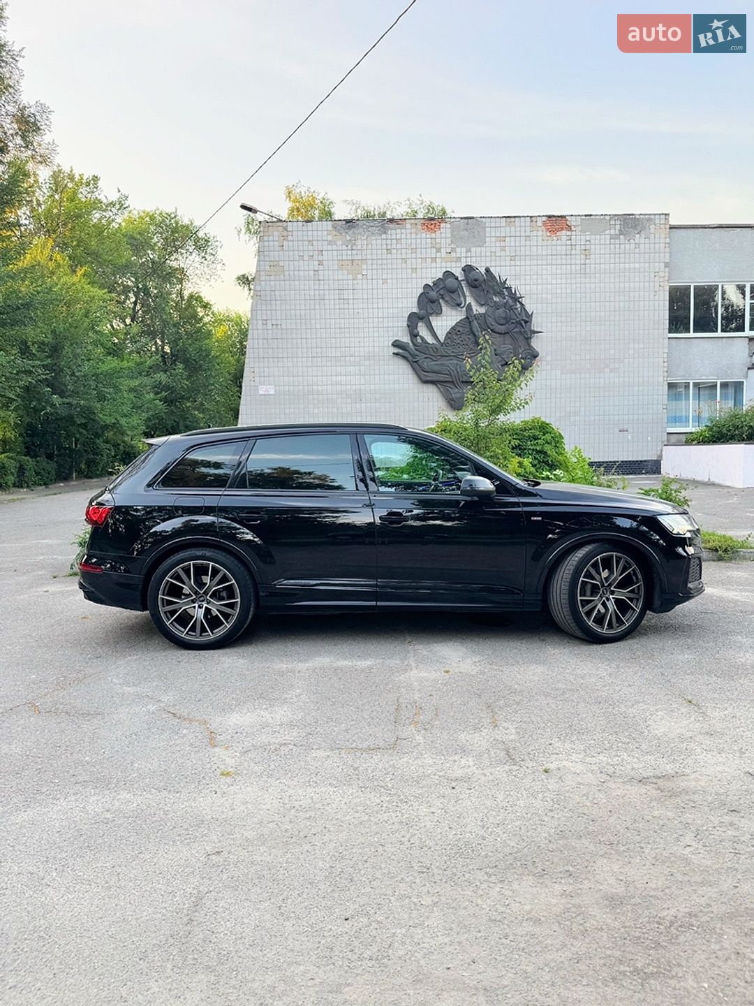 Audi Q7 2021 VIN WAUZZZ4M8MD026145 фото оголошення 3 з 12