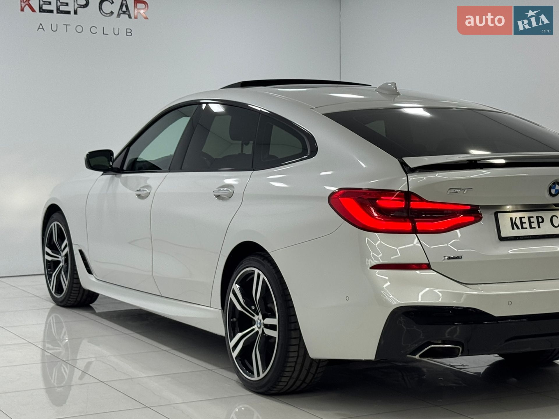 BMW 6 Series GT 2018 VIN WBAJV6C52JBK07072 фото оголошення 16 з 64