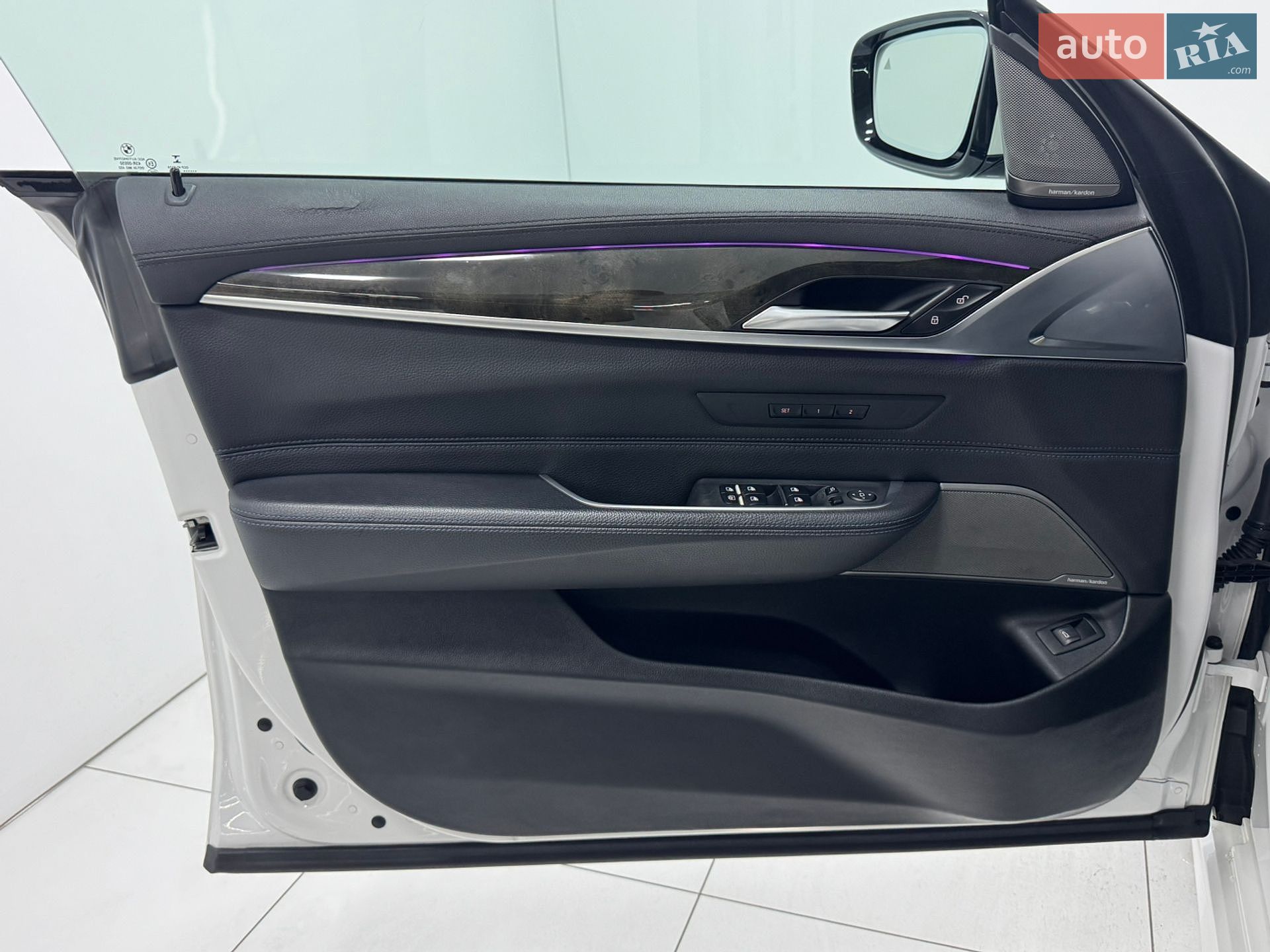 BMW 6 Series GT 2018 VIN WBAJV6C52JBK07072 фото оголошення 24 з 64