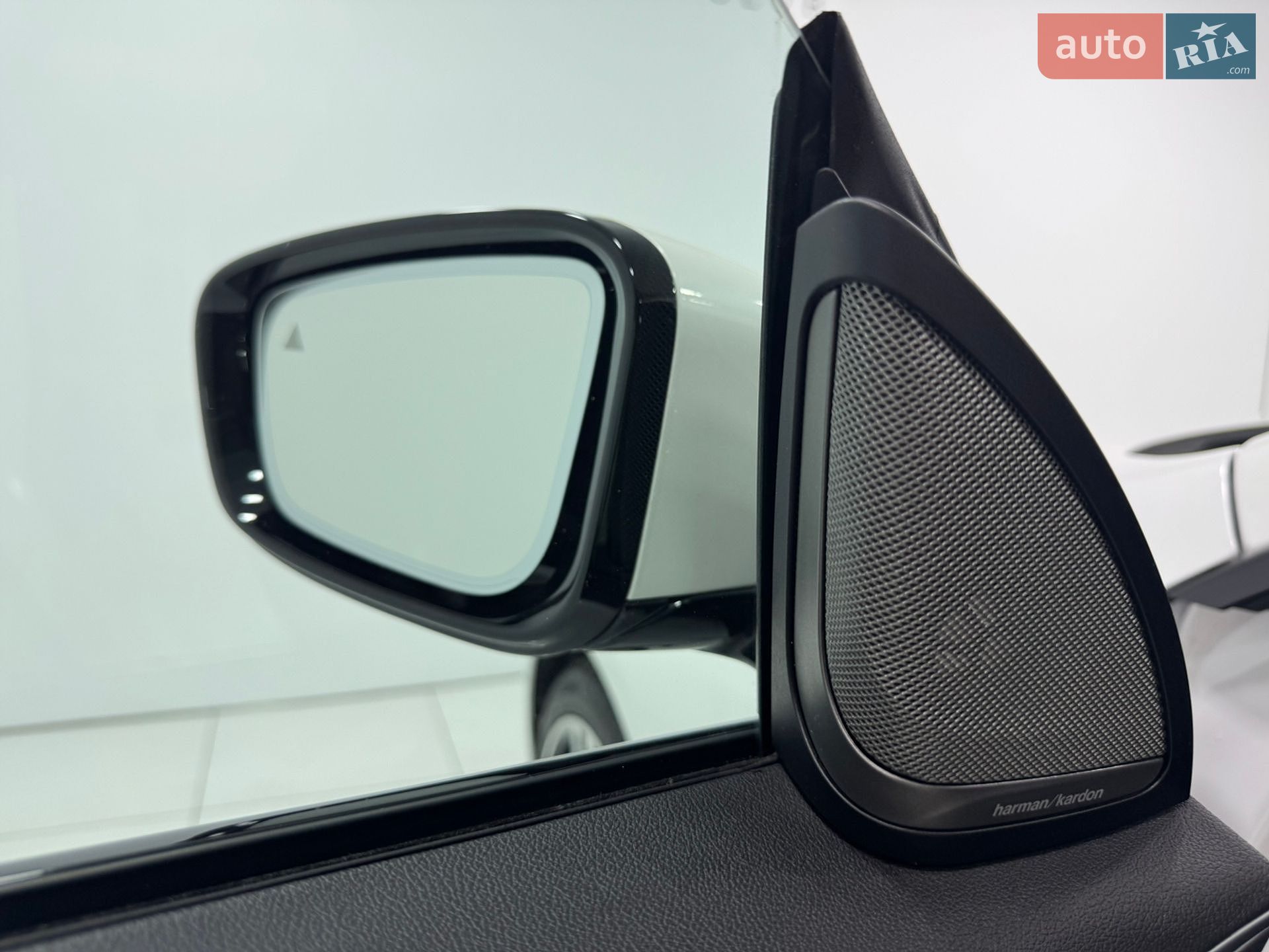 BMW 6 Series GT 2018 VIN WBAJV6C52JBK07072 фото оголошення 33 з 64