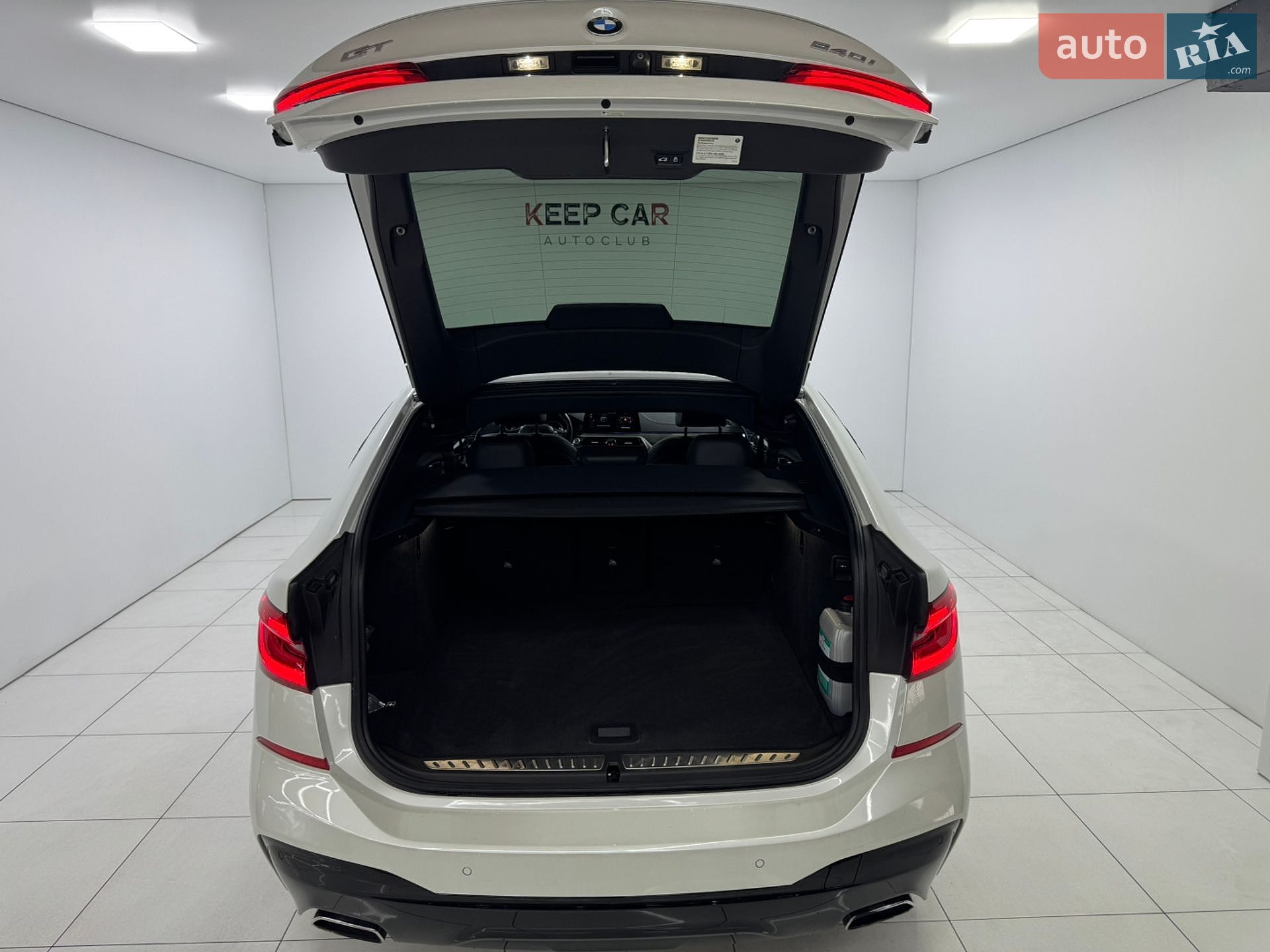 BMW 6 Series GT 2018 VIN WBAJV6C52JBK07072 фото оголошення 37 з 64