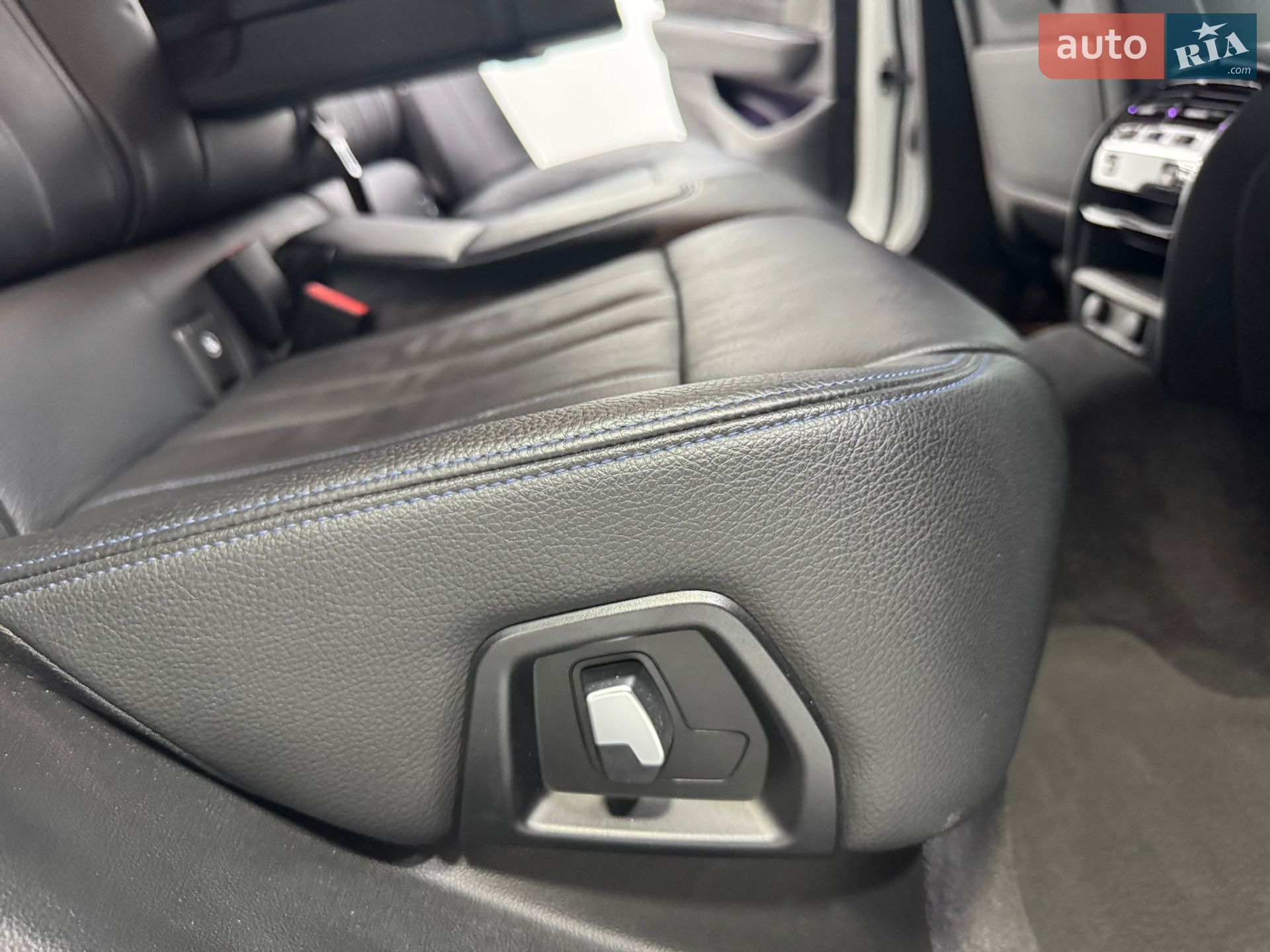 BMW 6 Series GT 2018 VIN WBAJV6C52JBK07072 фото оголошення 44 з 64