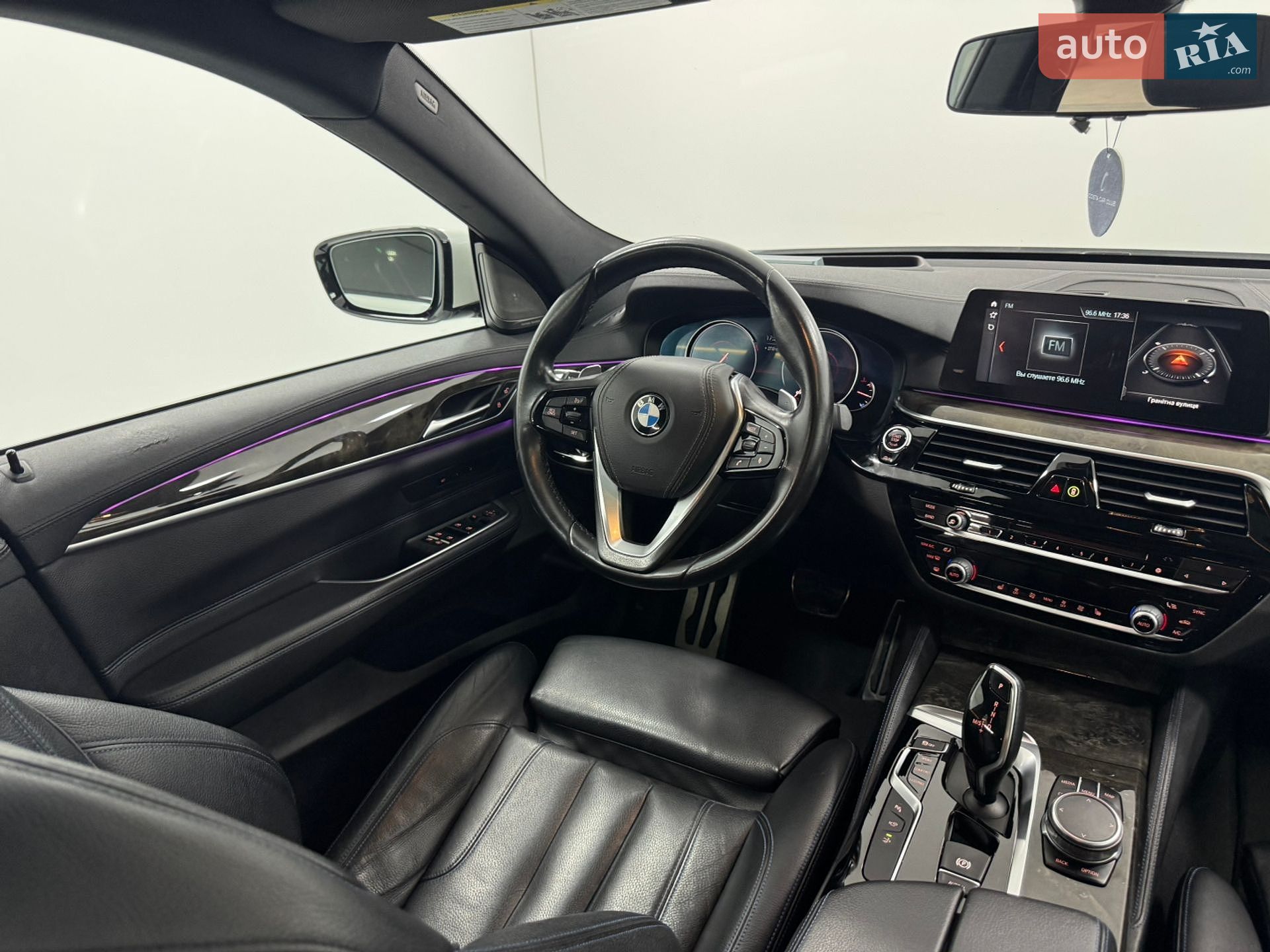 BMW 6 Series GT 2018 VIN WBAJV6C52JBK07072 фото оголошення 46 з 64